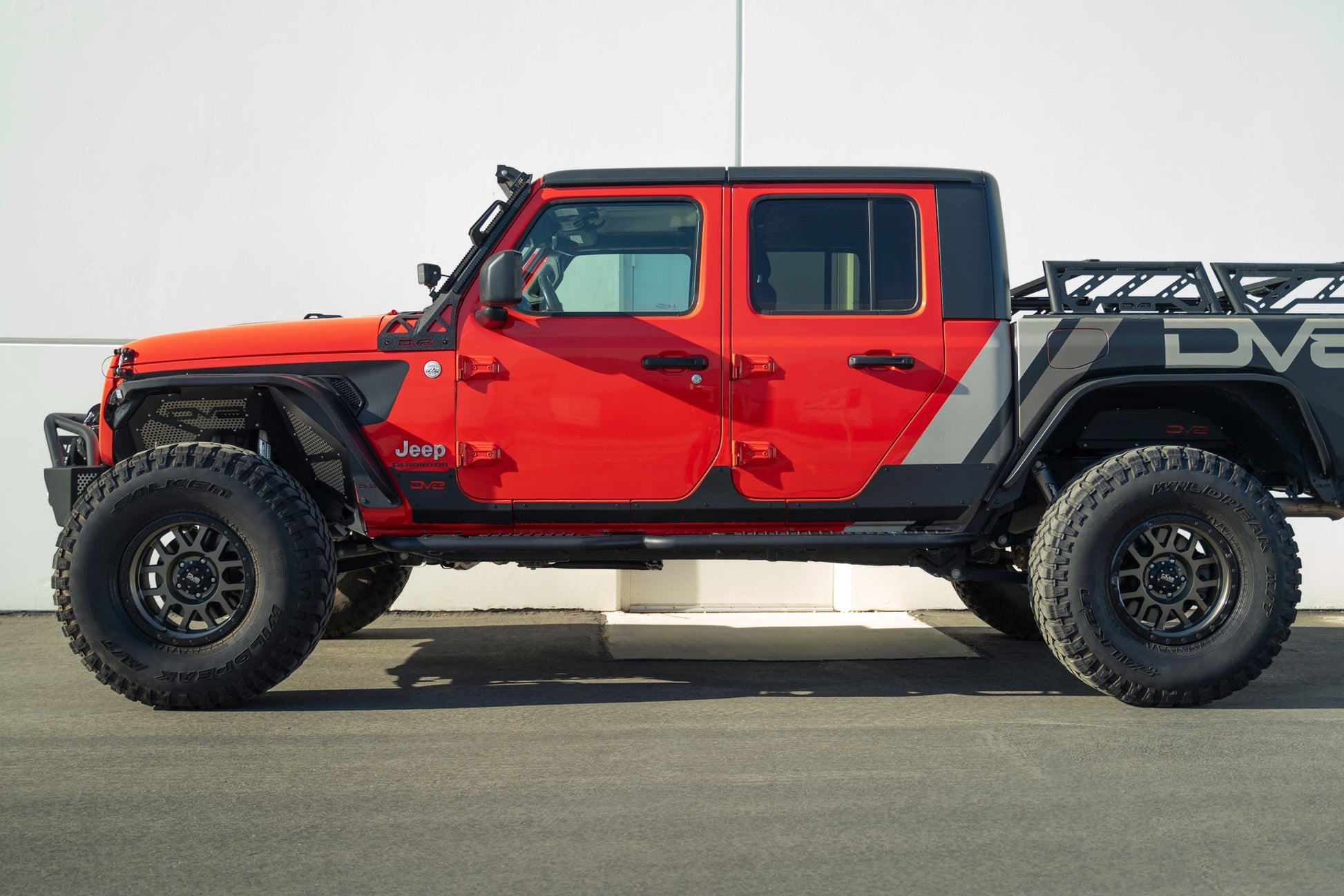 2020-2023-Jeep-Gladiator-JT-Rock-Skins_Installed-04.jpg