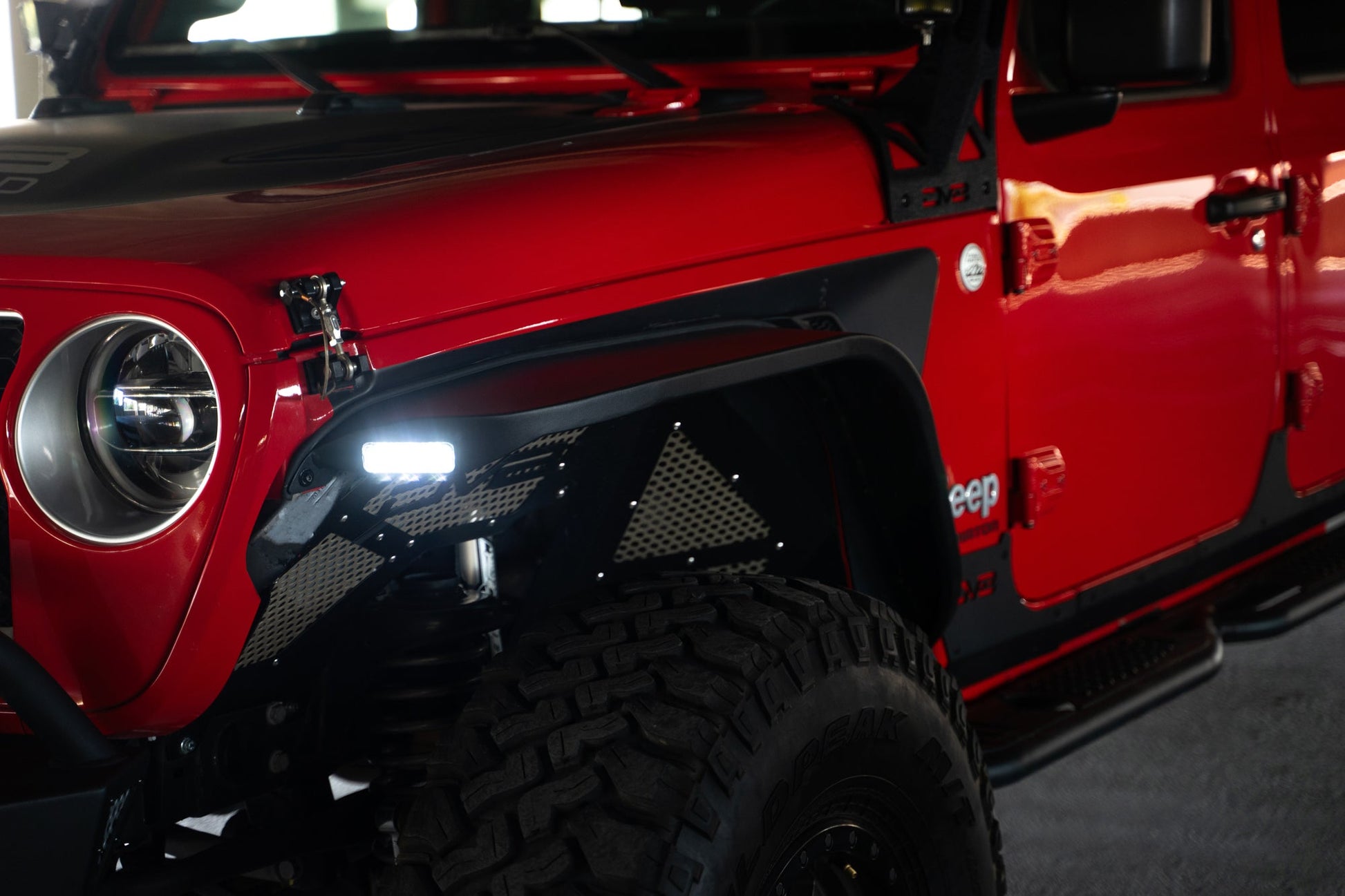 2020-2023_Jeep-Gladiator-JT-Slim-Fender-Flares_Installed-04.jpg