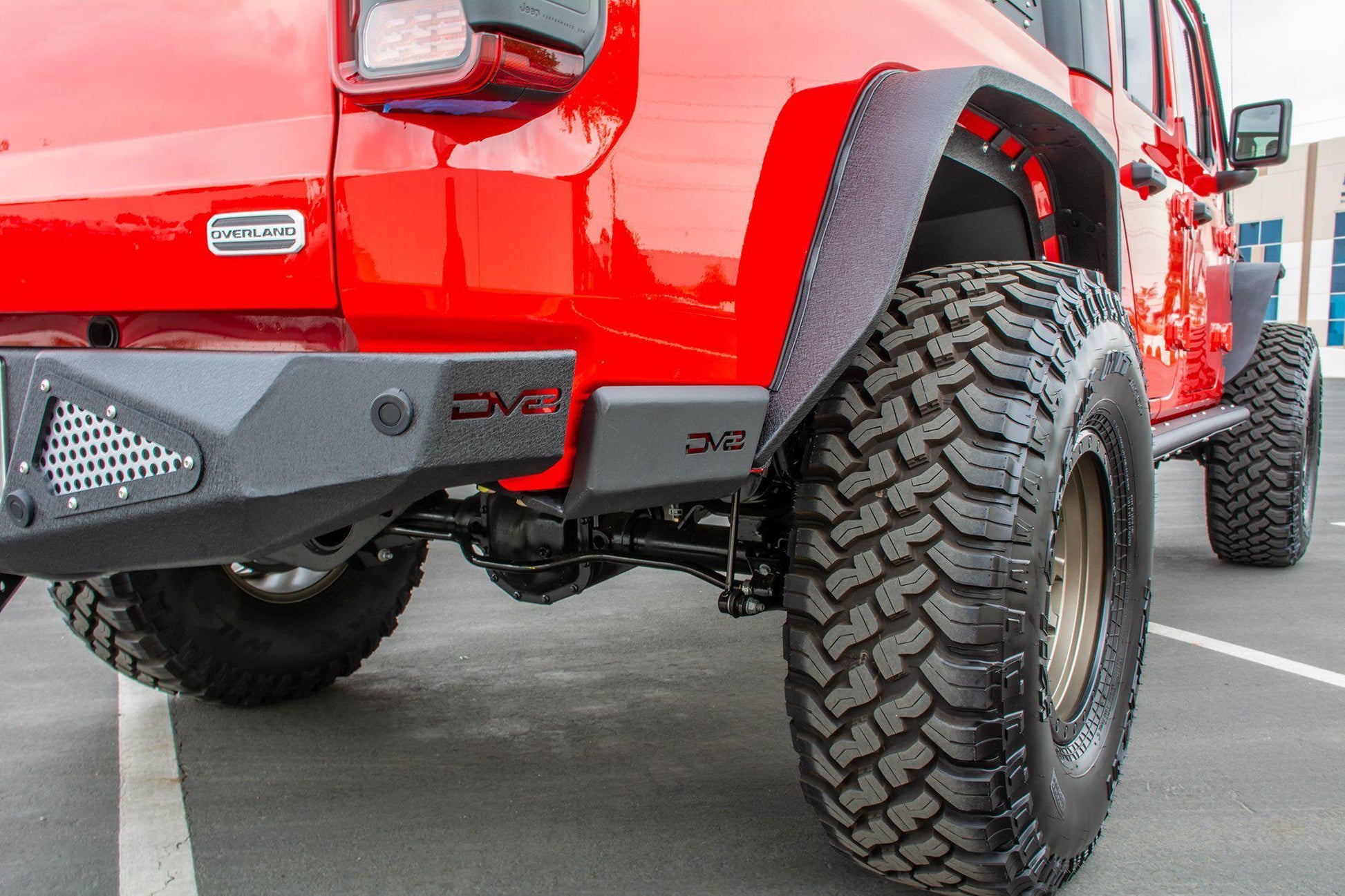 2020-21-jeep-gladiator-jt-bedside-rock-sliders-dv8-offroad-srgl-01-4.jpg