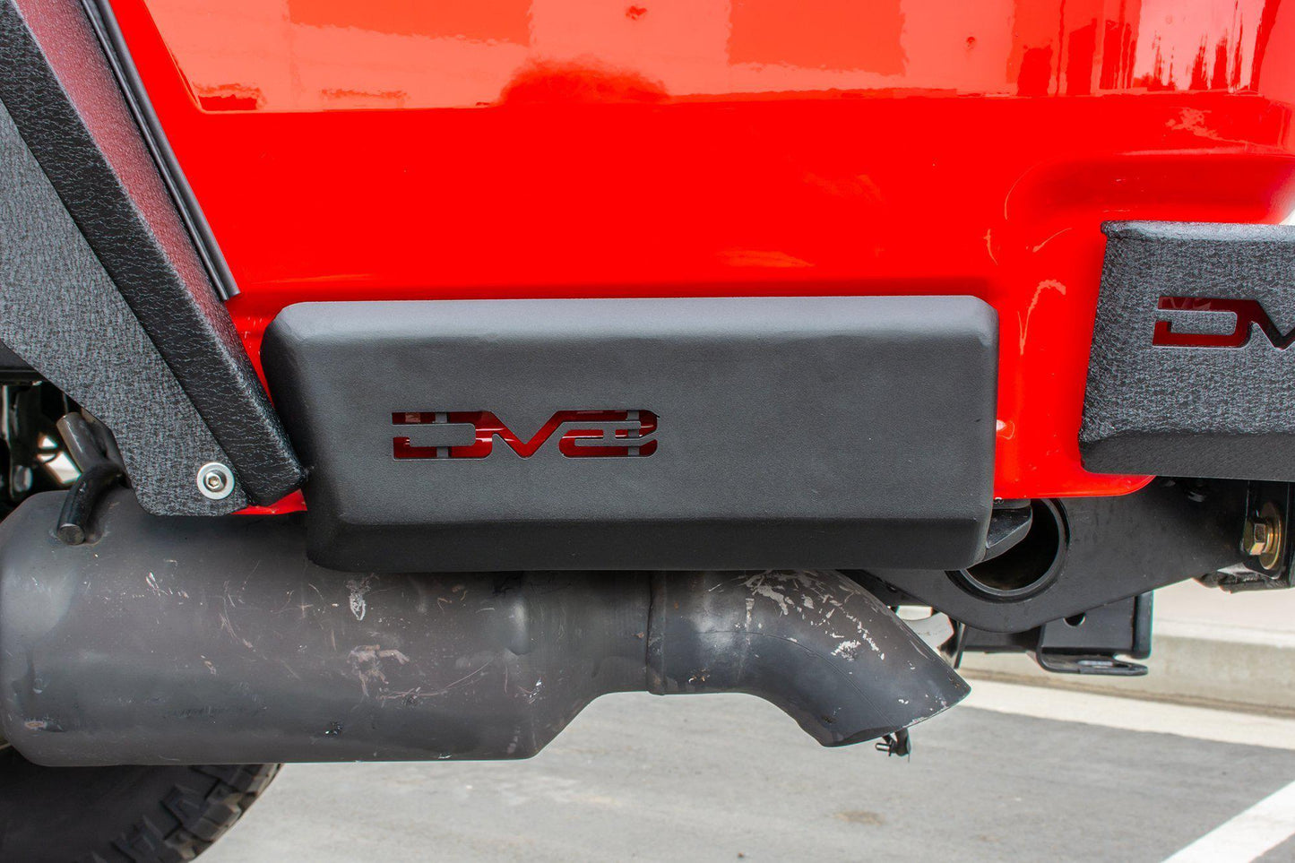 2020-21-jeep-gladiator-jt-bedside-rock-sliders-dv8-offroad-srgl-01-6.jpg