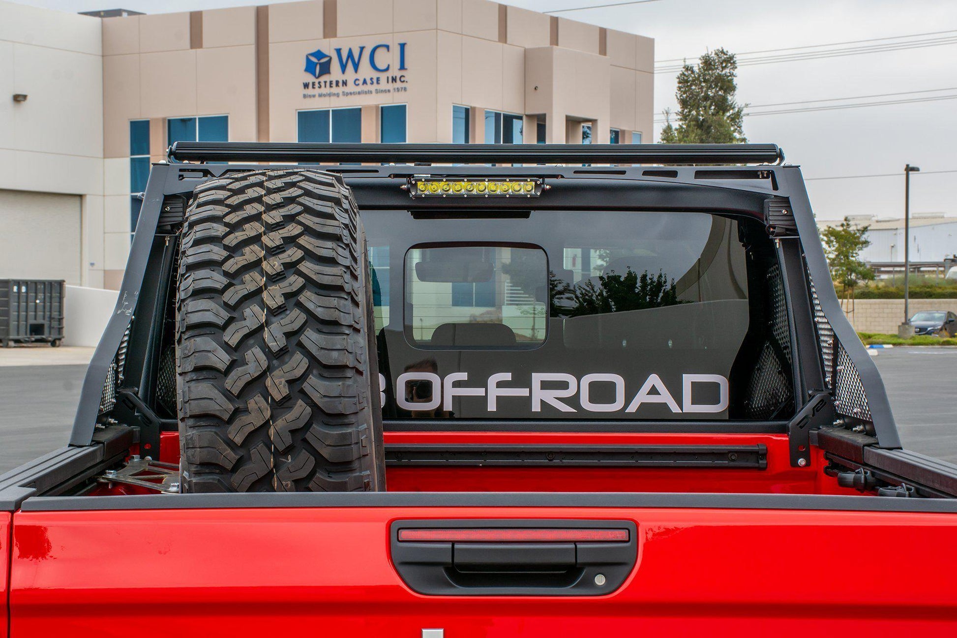 2020-21-jeep-gladiator-jt-chase-rack-dv8-offroad-rrgl-01-7.jpg