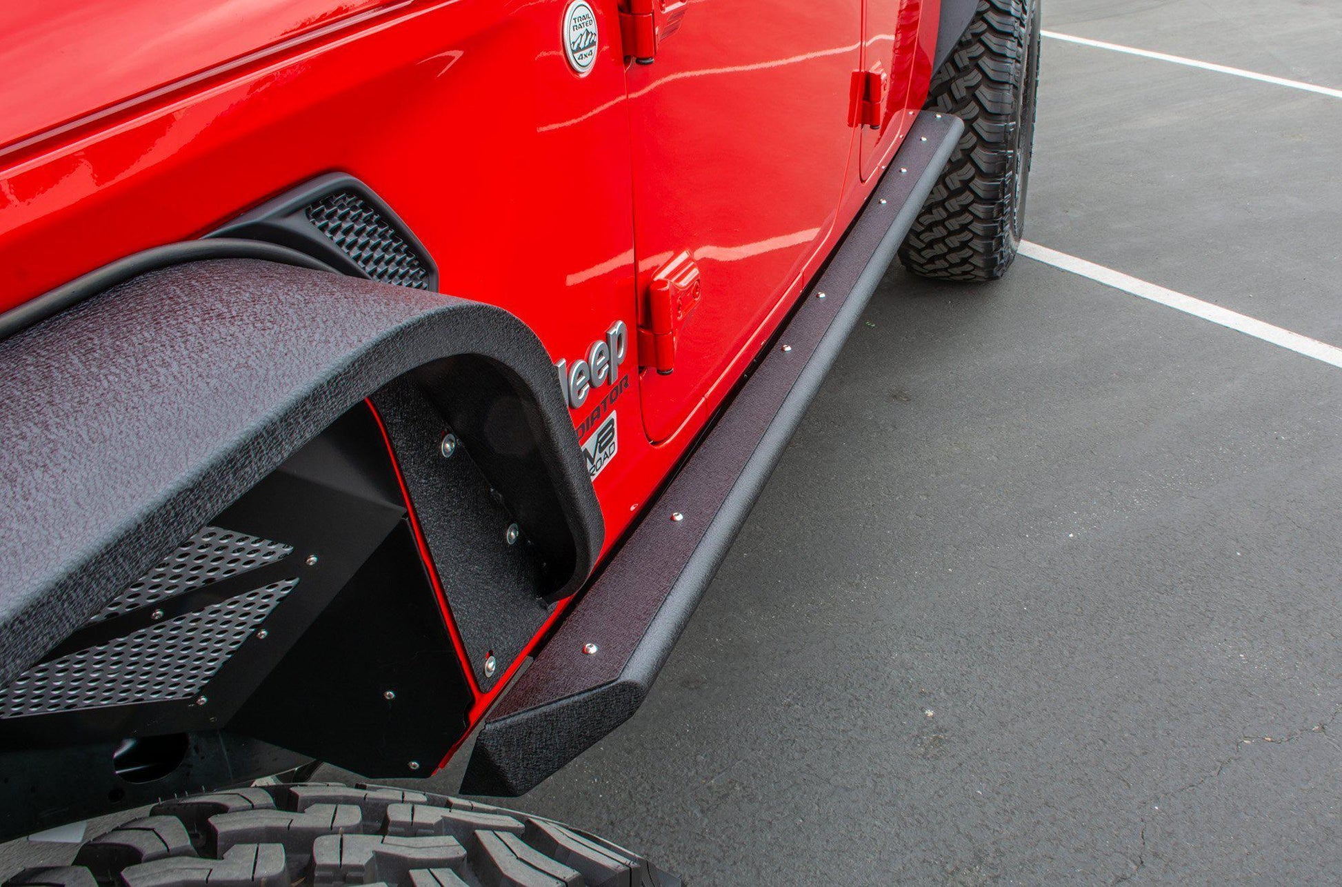2020-21-jeep-gladiator-jt-rock-sliders-with-step-dv8-offroad-srgl-02-3.jpg