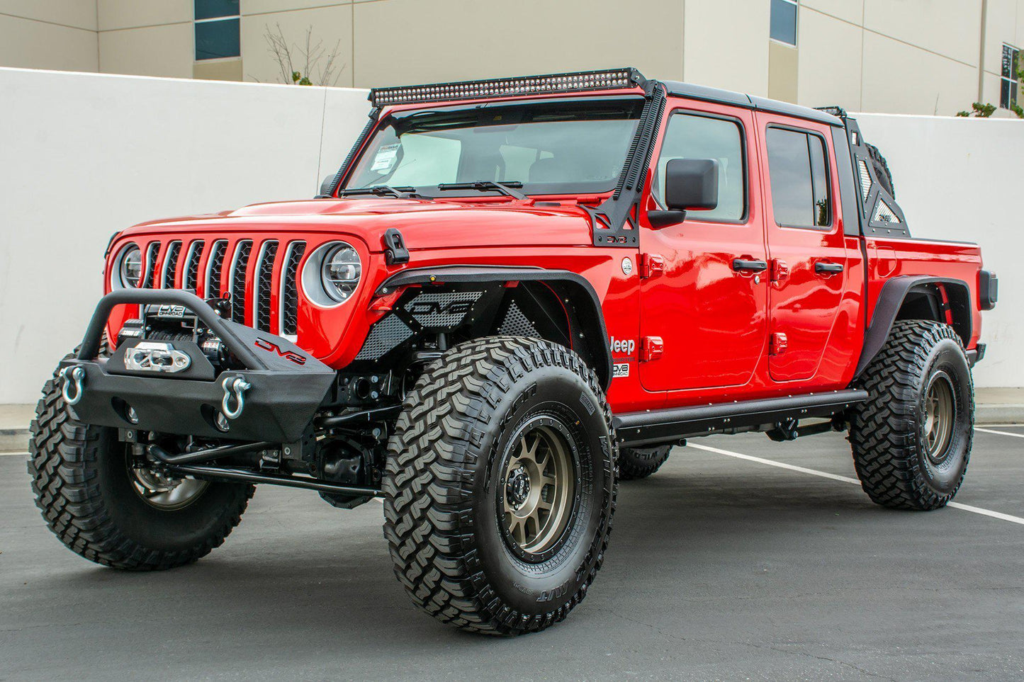 2020-21-jeep-gladiator-jt-rock-sliders-with-step-dv8-offroad-srgl-02-4.jpg