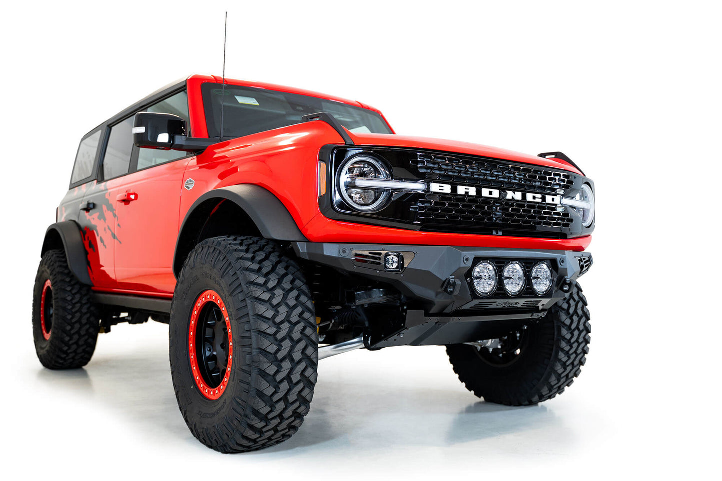 2021-2022-Ford-Bronco-Front-Bumper_38363b65-2530-463a-9c0c-62752d015082.jpg