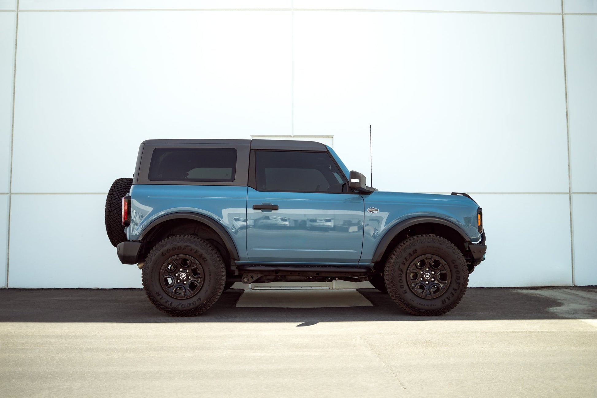 2021-2023-Ford-Bronco-2-Door-Pinch-Weld-Covers_installed_1.jpg