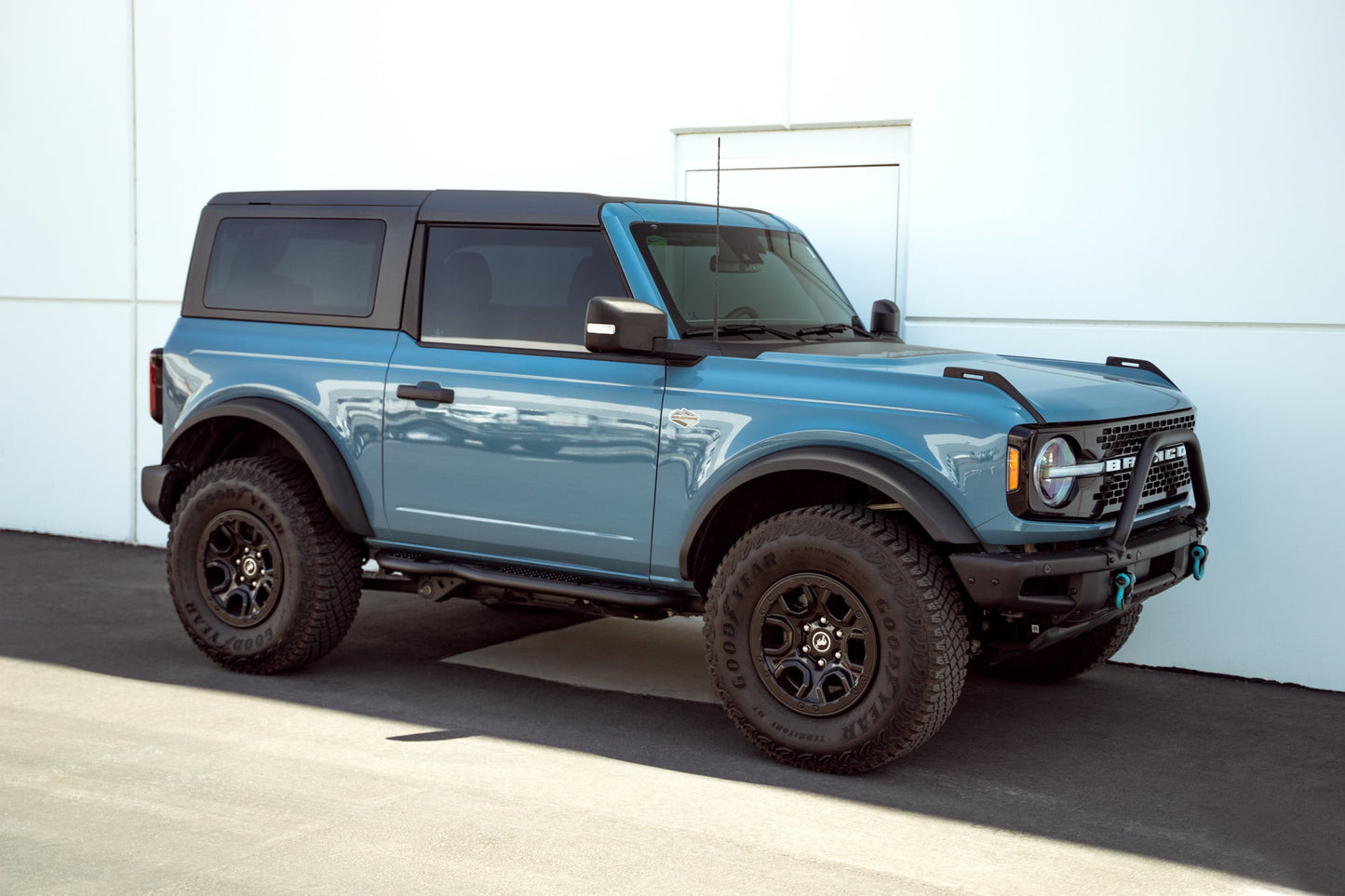 2021-2023-Ford-Bronco-2-Door-Pinch-Weld-Covers_installed_2.jpg