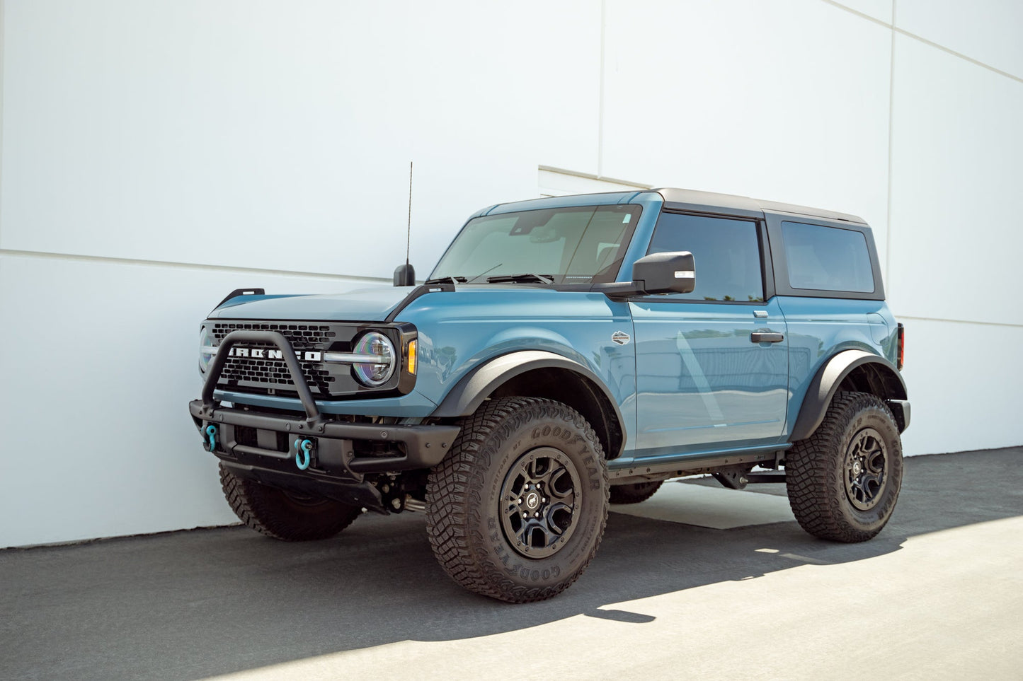 2021-2023-Ford-Bronco-2-Door-Pinch-Weld-Covers_installed_7.jpg