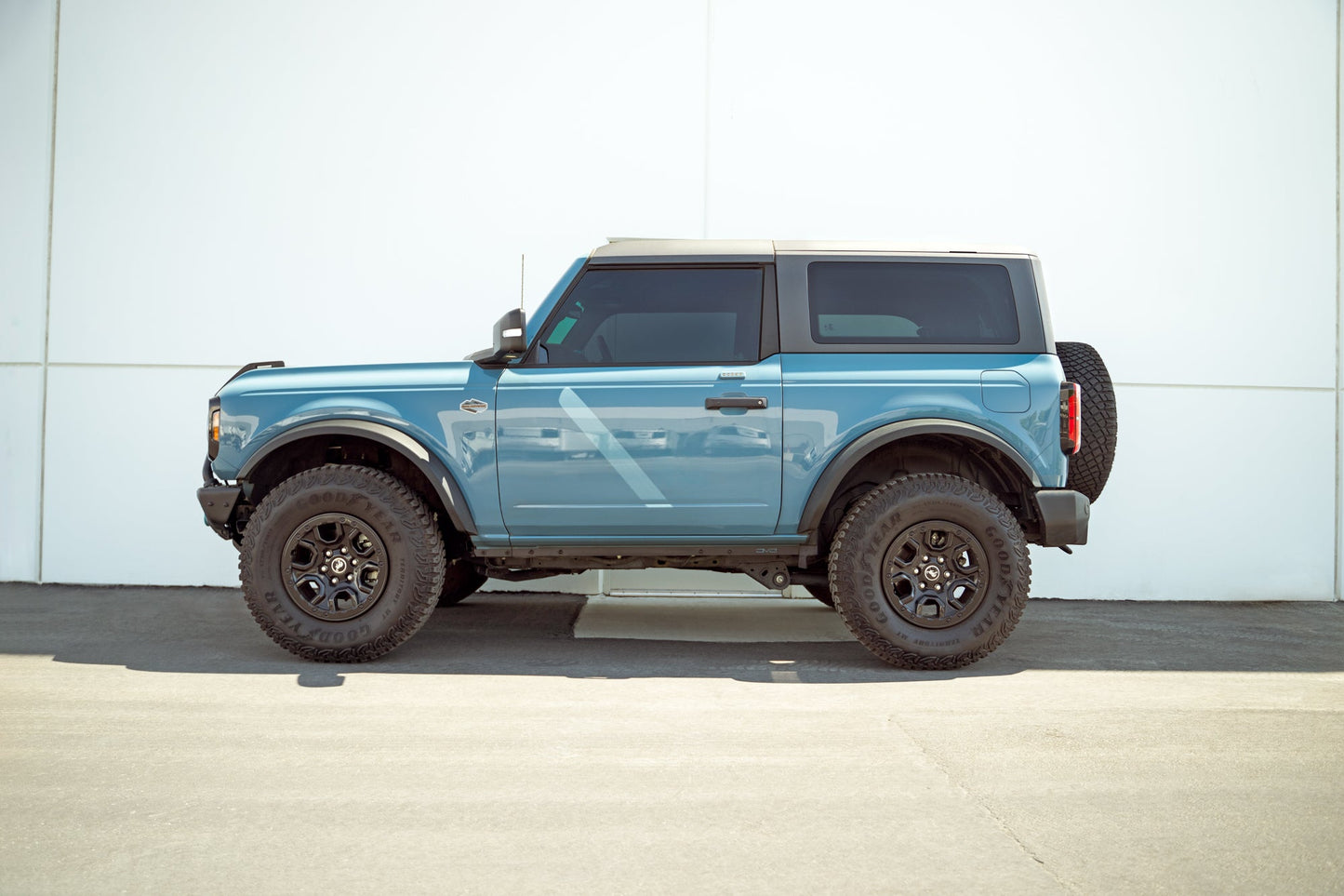 2021-2023-Ford-Bronco-2-Door-Pinch-Weld-Covers_installed_8.jpg