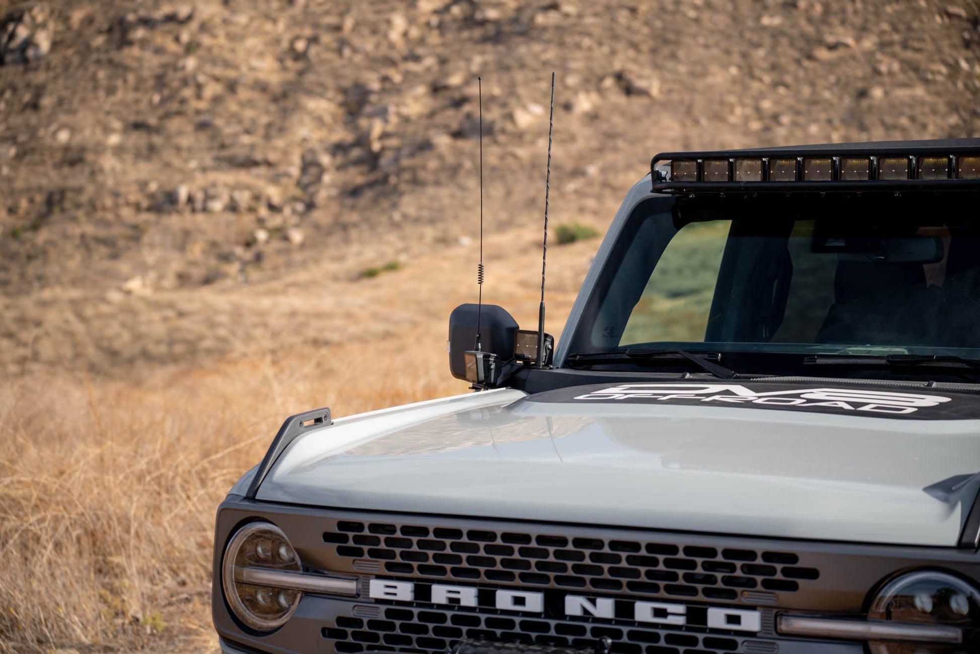 2021-2023-Ford-Bronco-A-Pillar-Dual-Light-Pod-Drop-Mounts_installed-09.jpg
