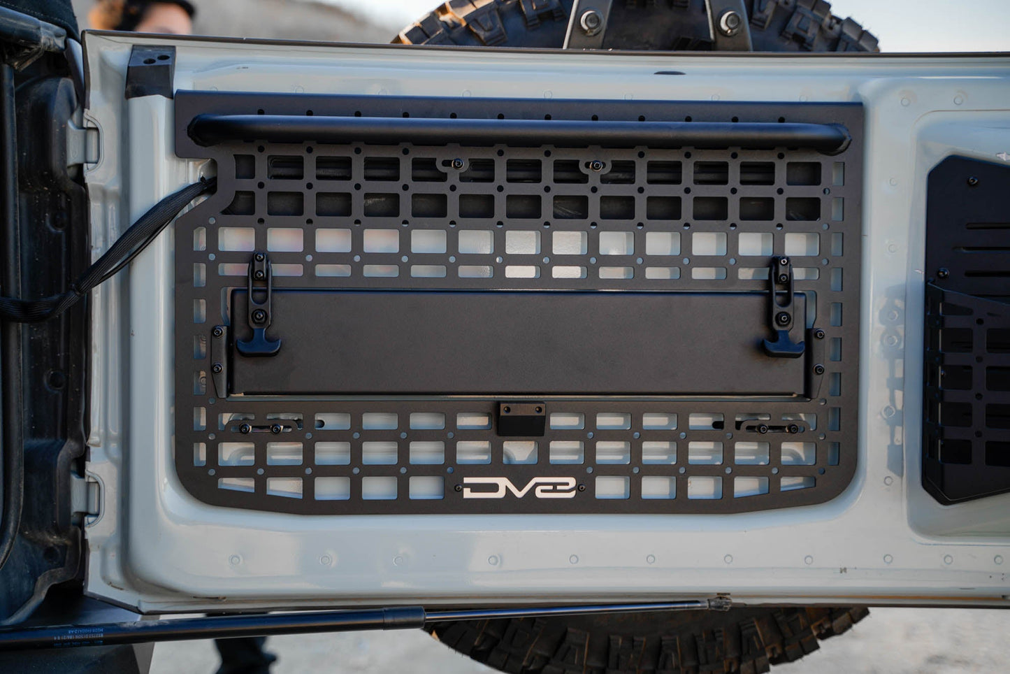 2021-2023-Ford-Bronco-Tailgate-Molle-Panel_Installed-02.jpg