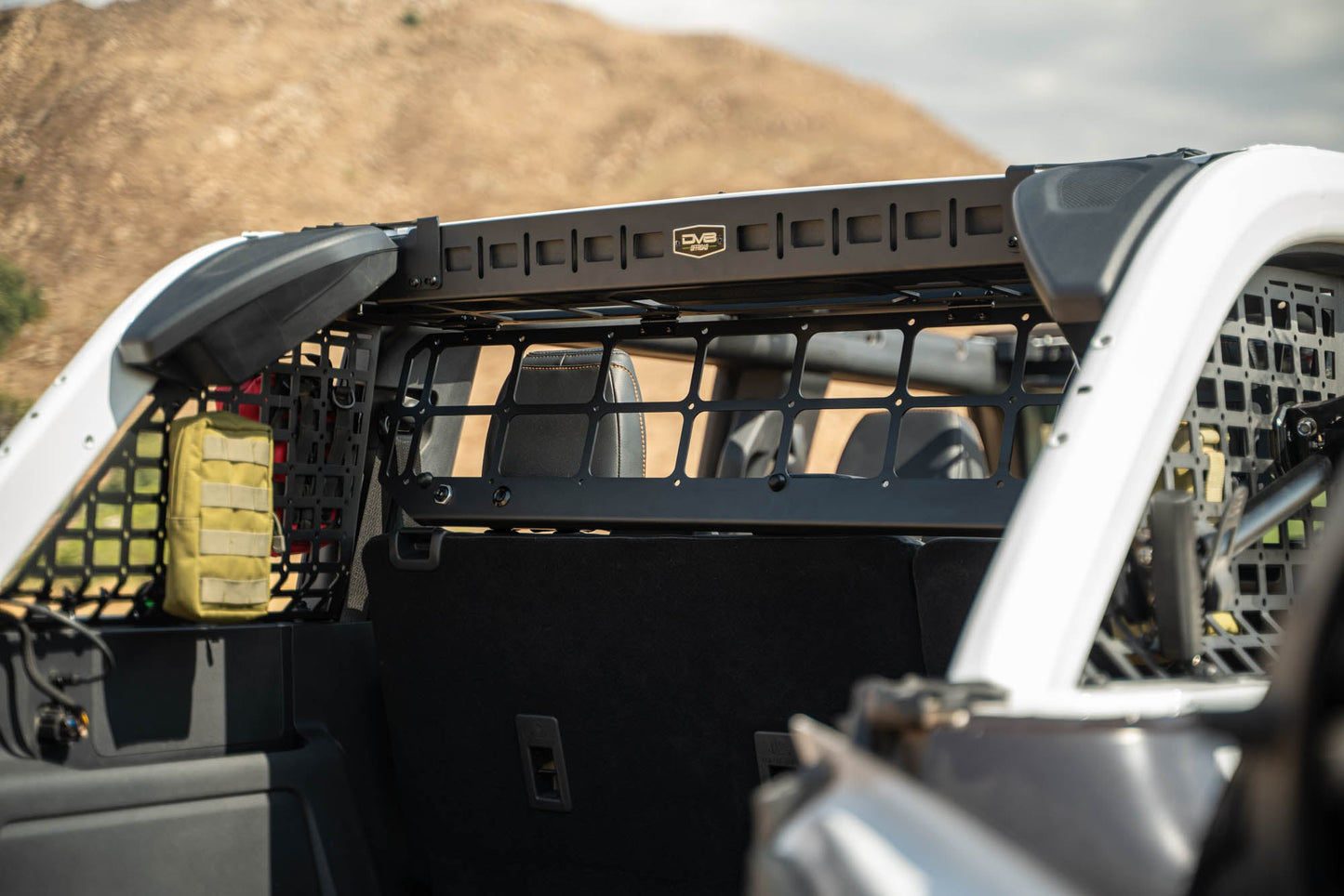 2021-2024-Ford-Bronco-Dog-Barrier-Installed-2.jpg