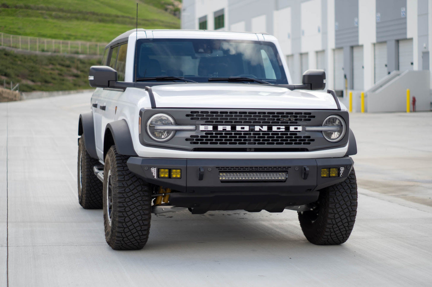 2021-2024-Ford-Bronco-OE-Plus-Series-Front-Bumper-V2-Installed-2.jpg
