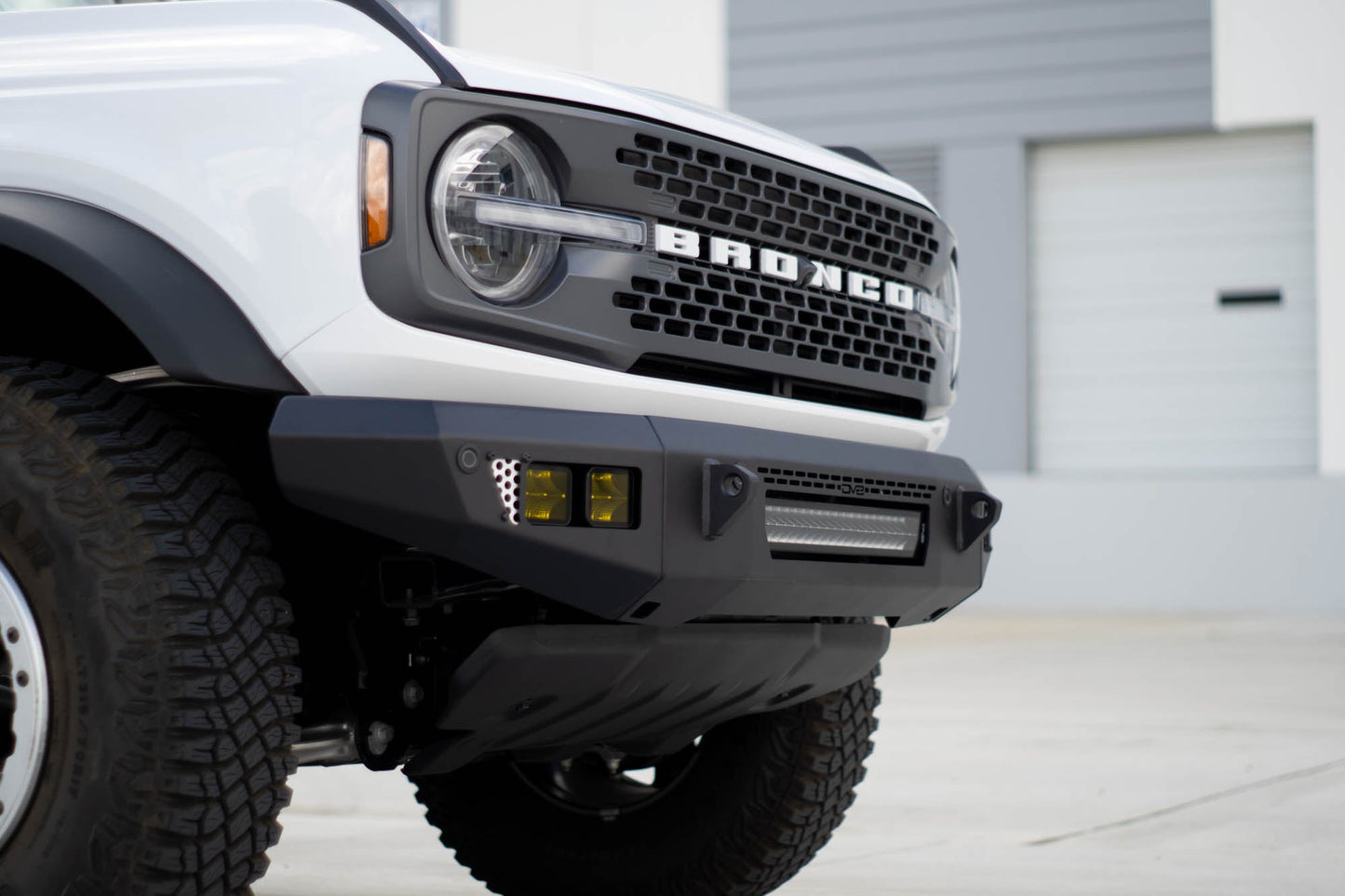 2021-2024-Ford-Bronco-OE-Plus-Series-Front-Bumper-V2-Installed-3.jpg