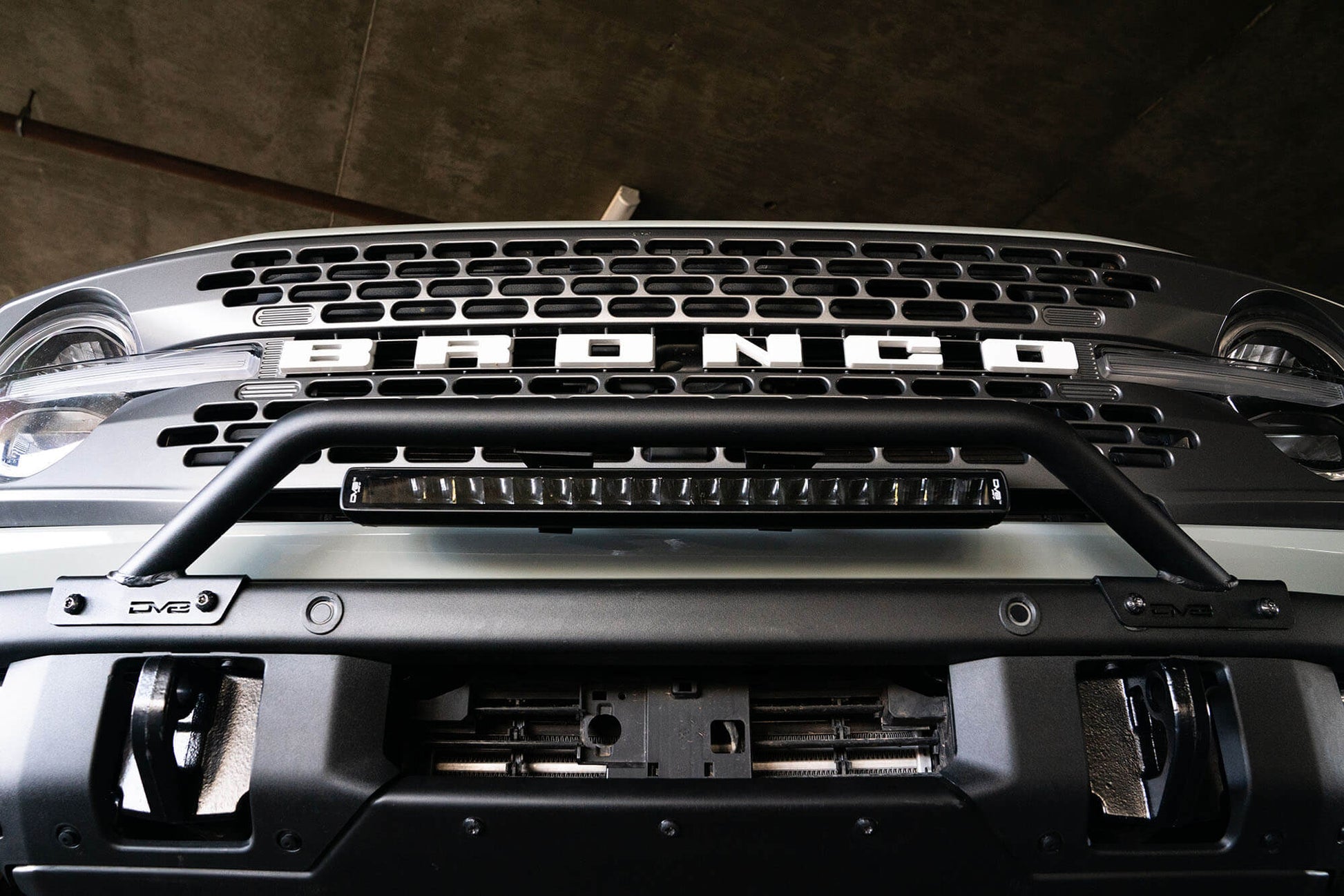 2021-ford-bronco-factory-bumper-bull-bar-with-light-mounts.jpg