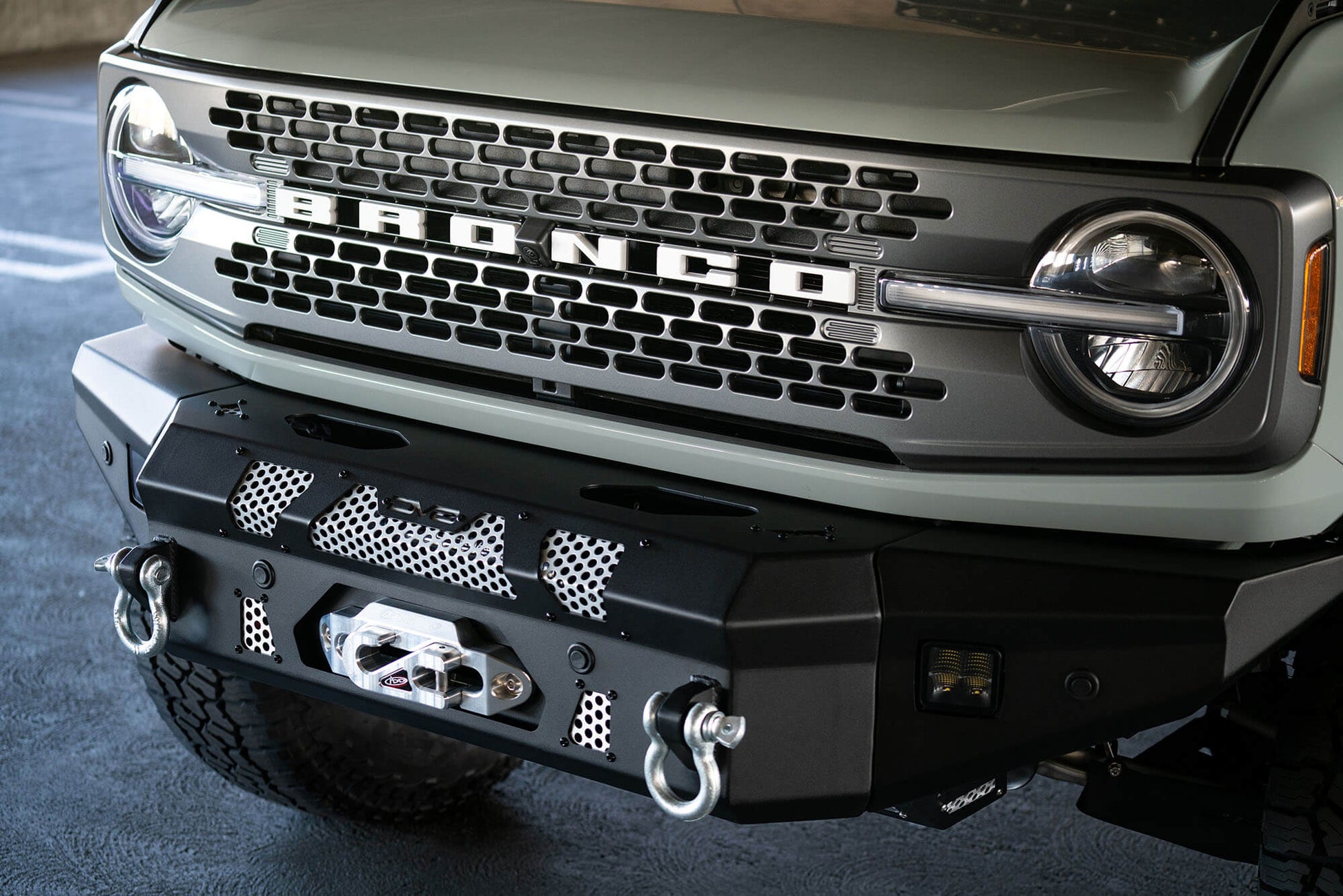 2021-ford-bronco-front-bumper.jpg