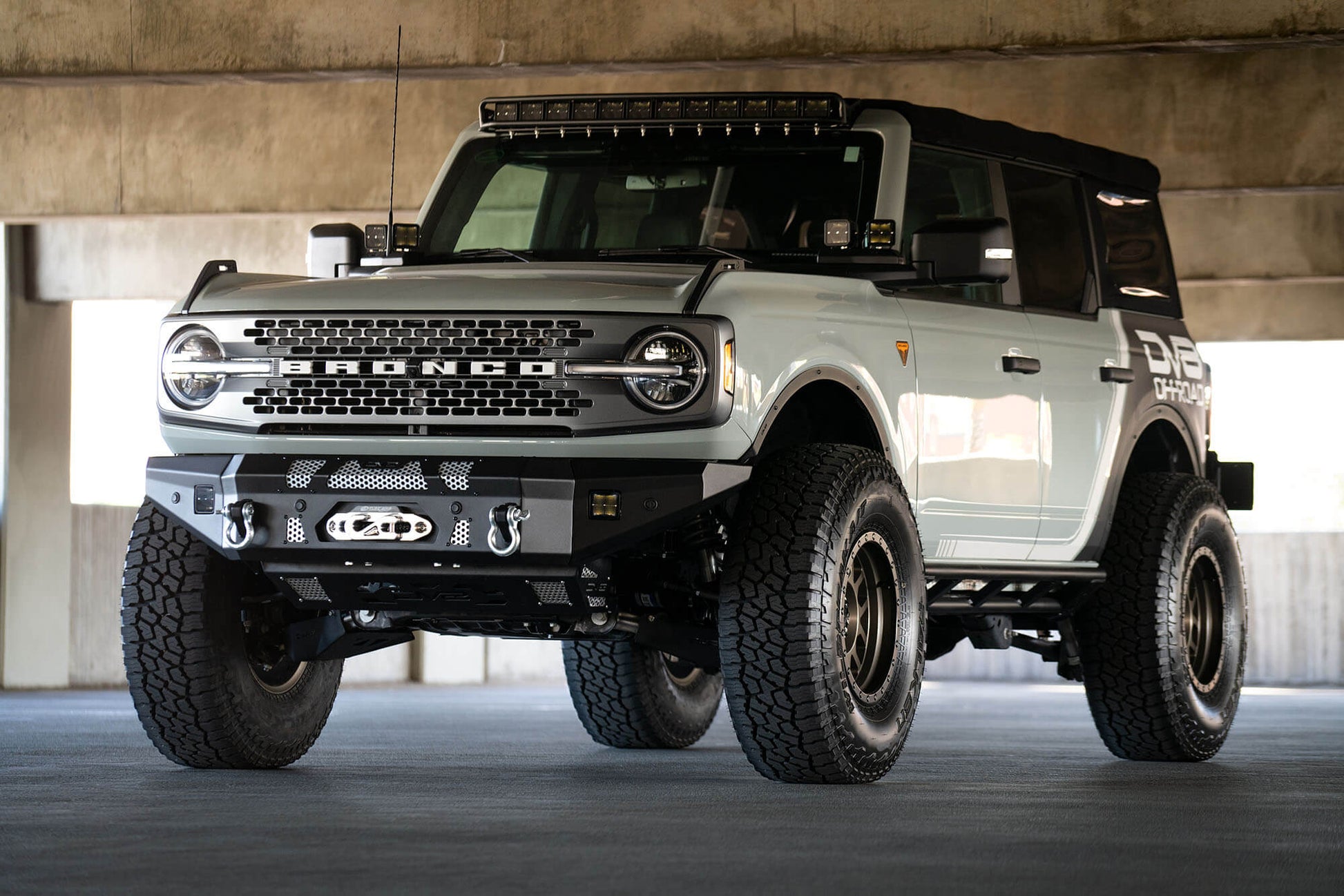 2021-ford-bronco-winch-front-bumper_bdf90cab-3897-49dd-a7f1-1917789dcfe5.jpg