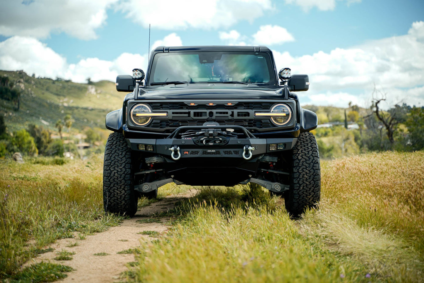 2022-2024-Bronco-Raptor-Spec-Series-Front-Bumper-Installed-02.jpg