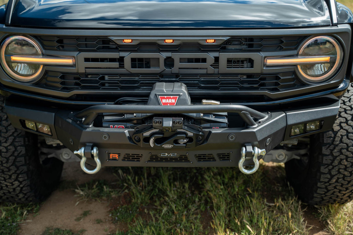 2022-2024-Bronco-Raptor-Spec-Series-Front-Bumper-Installed-05.jpg