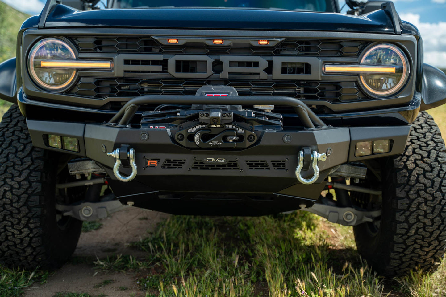 2022-2024-Bronco-Raptor-Spec-Series-Front-Bumper-Installed-10.jpg