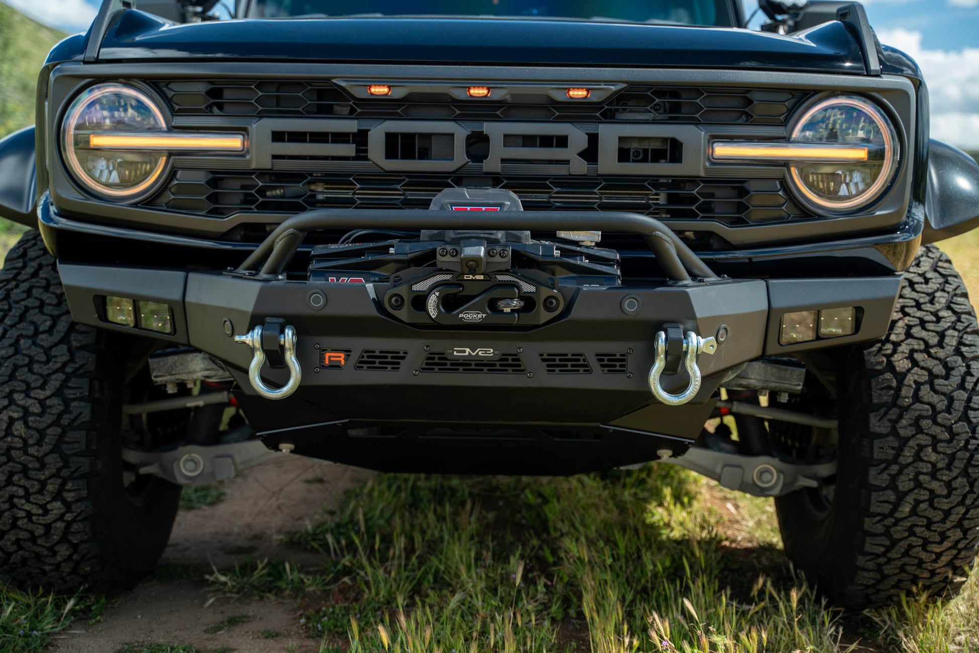 2022-2024-Bronco-Raptor-Spec-Series-Front-Bumper-Installed-10.jpg