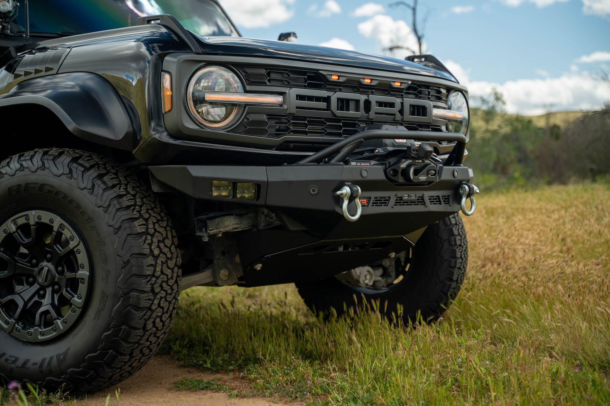 2022-2024-Bronco-Raptor-Spec-Series-Front-Bumper-Installed-12.jpg