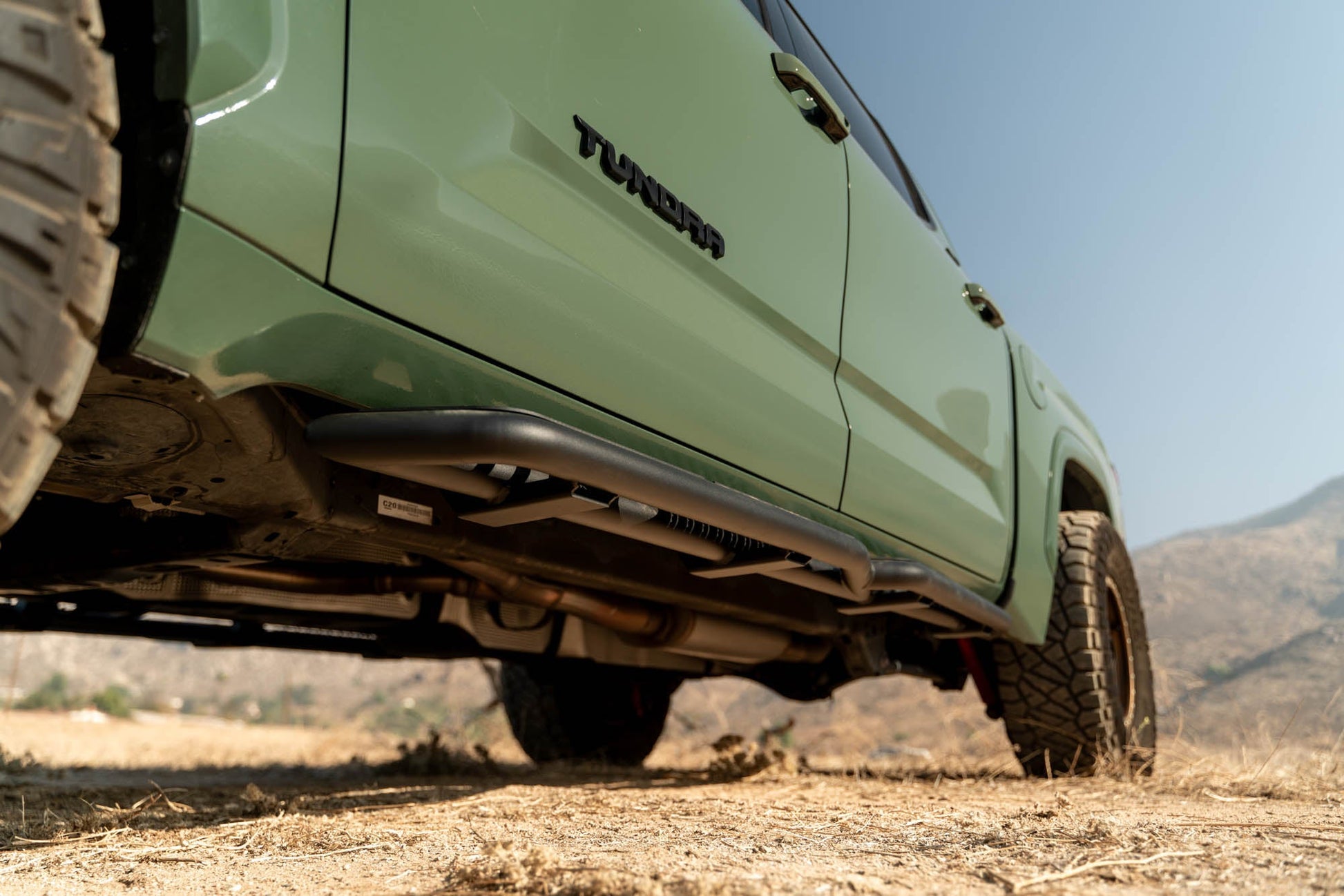 2022_Toyota-Tundra-Crew-Max-OE-Plus-Side-Steps-Installed-1.jpg