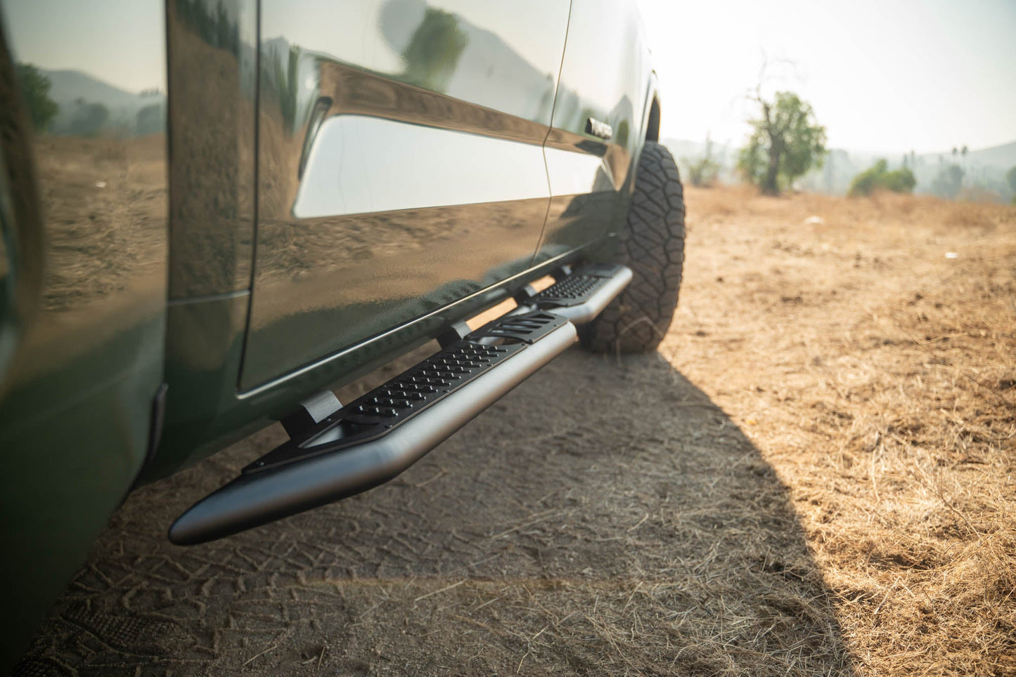 2022_Toyota-Tundra-Crew-Max-OE-Plus-Side-Steps-Installed-6.jpg