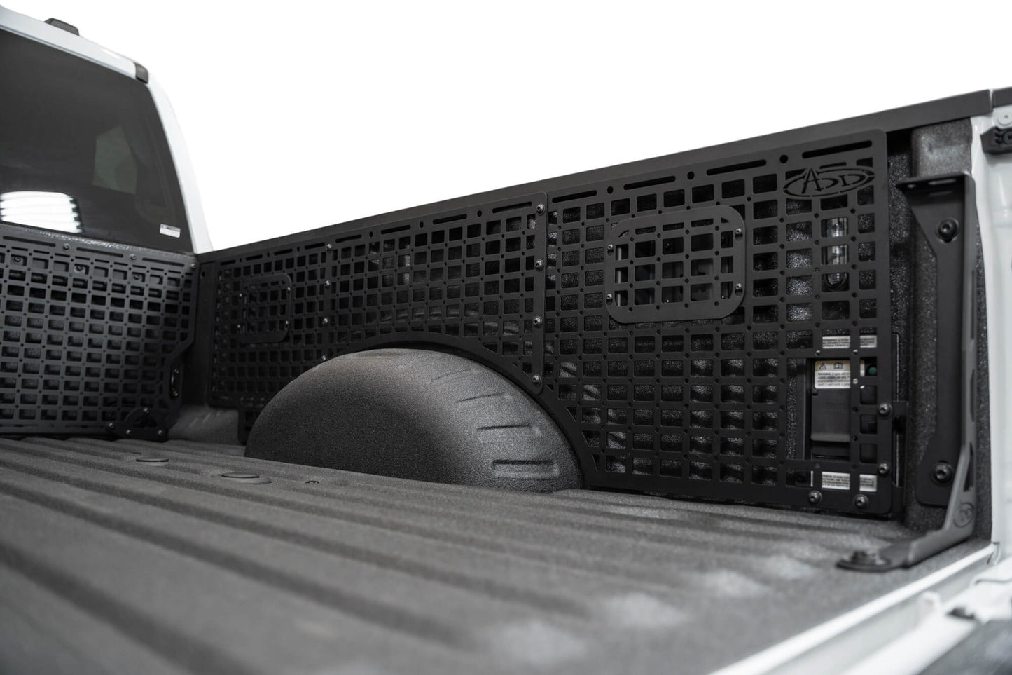 2023-Ford-F-250-350-Super-Duty-Bed-Side-Molle-Panel-Passenger_Installed_08.jpg