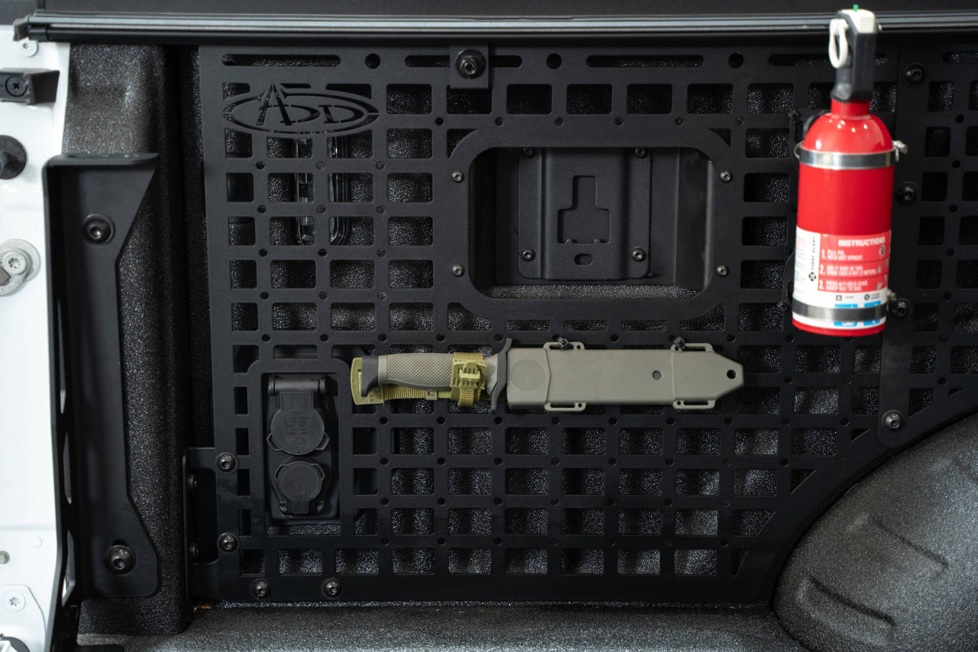2023-Ford-F-250-350-Super-Duty-Bed-Side-Molle-Panel-driver_Installed_02.jpg