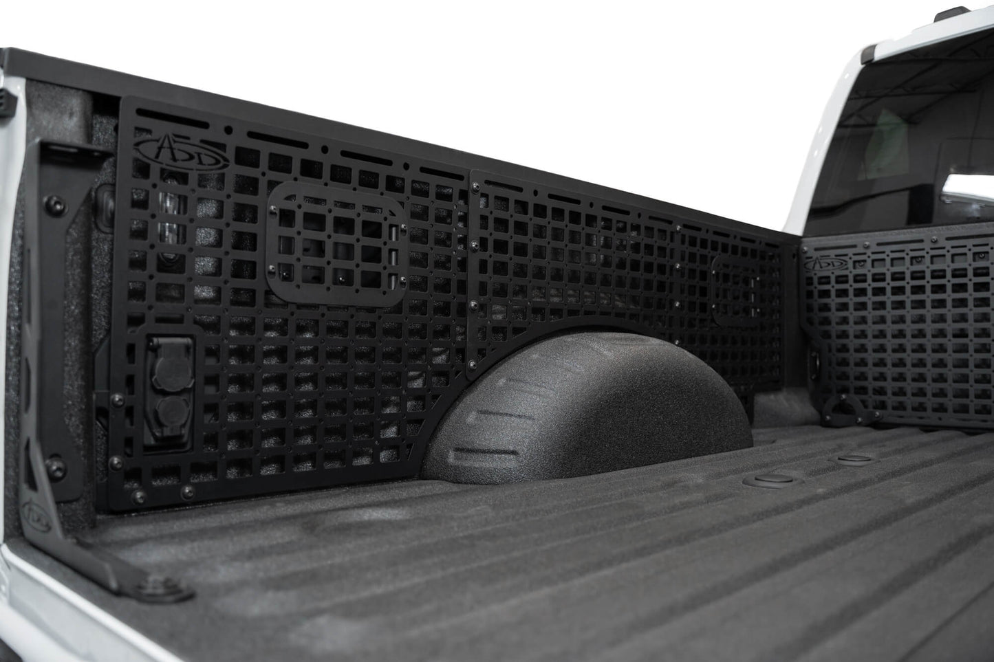 2023-Ford-F-250-350-Super-Duty-Bed-Side-Molle-Panel-driver_Installed_05.jpg