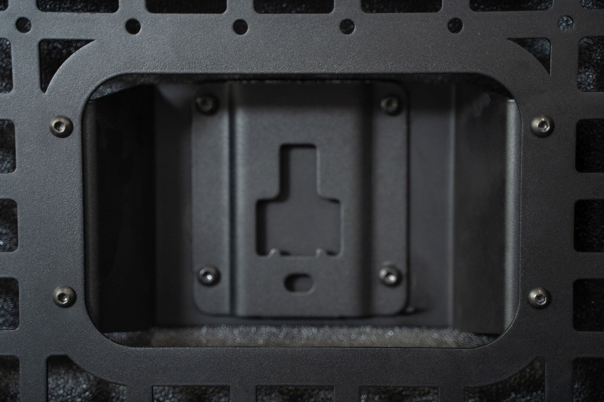 2023-Ford-F-250-350-Super-Duty-Bed-Side-Molle-Panel-driver_Installed_06.jpg