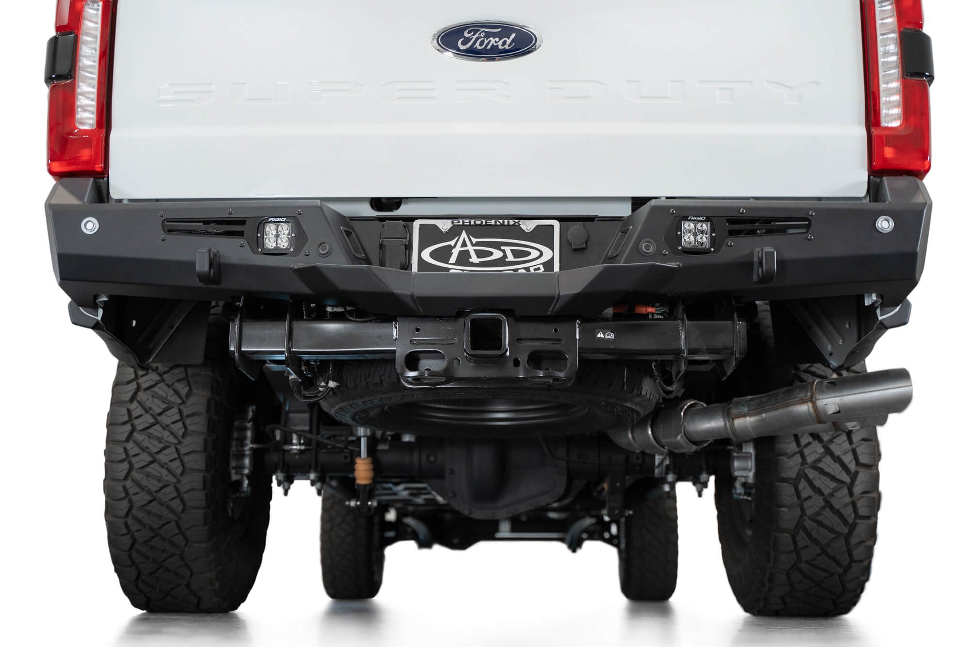 2023-Ford-F-250-350-Super-Duty-Bomber-Rear-Bumper-installed-4.jpg
