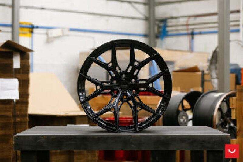 Vossen HF6-4 Wheel | 22x10 | +18mm | 8x6.5 (8x165.1) Bolt Pattern - Gloss Black