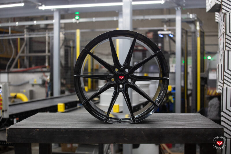 Vossen EVO-2 Wheel | 5x112 Bolt Pattern - Gloss Black / 20x9 / - Front