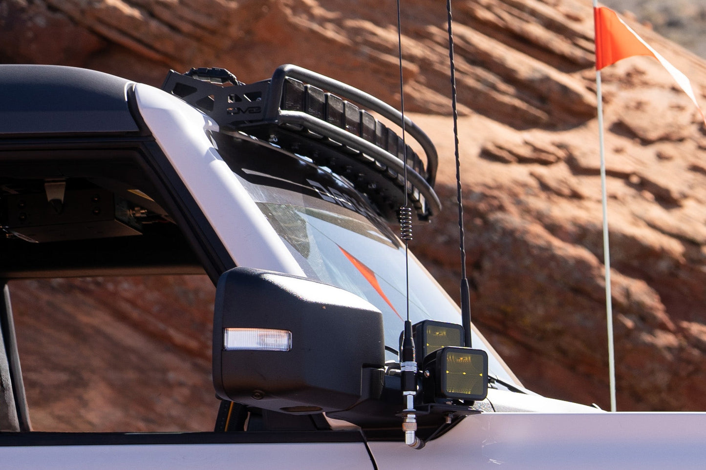 40-inch-bronco-light-bar-mount-on-hardtop-2.jpg