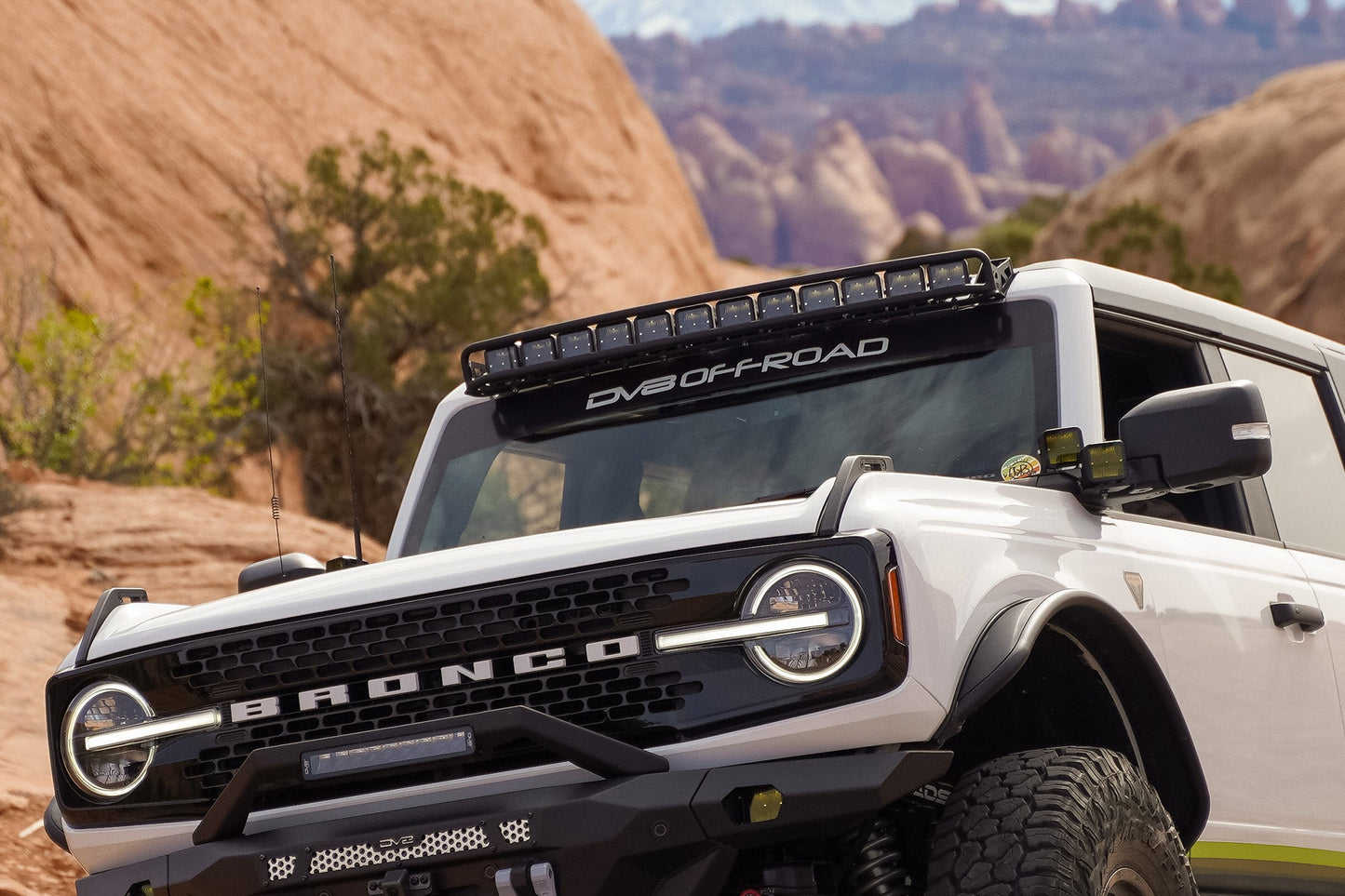 40-inch-bronco-light-bar-mount-on-hardtop-5.jpg
