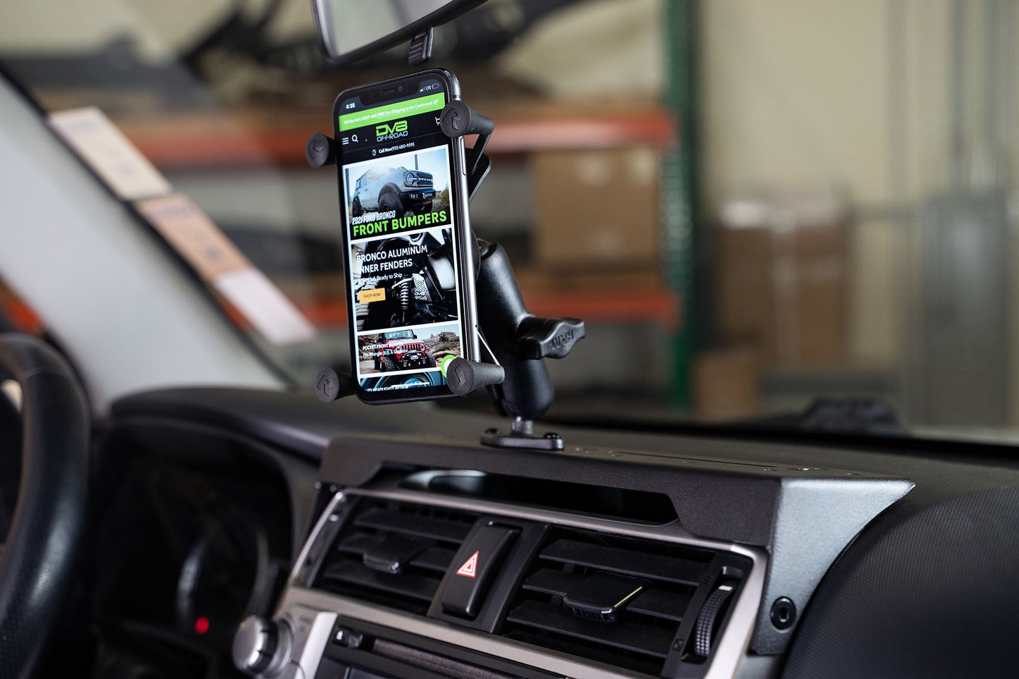 4runner-phone-mount-device.jpg