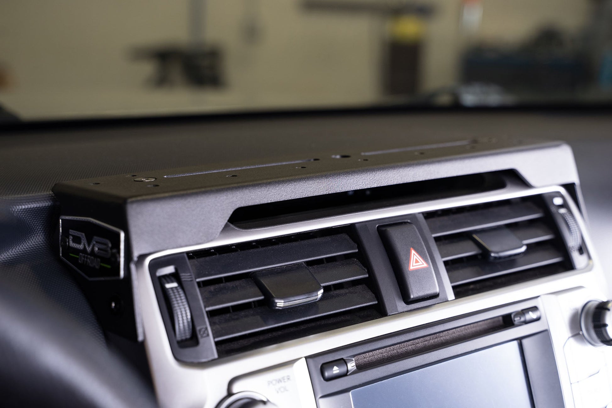 5th-gen-4runner-phone-mount-device.jpg
