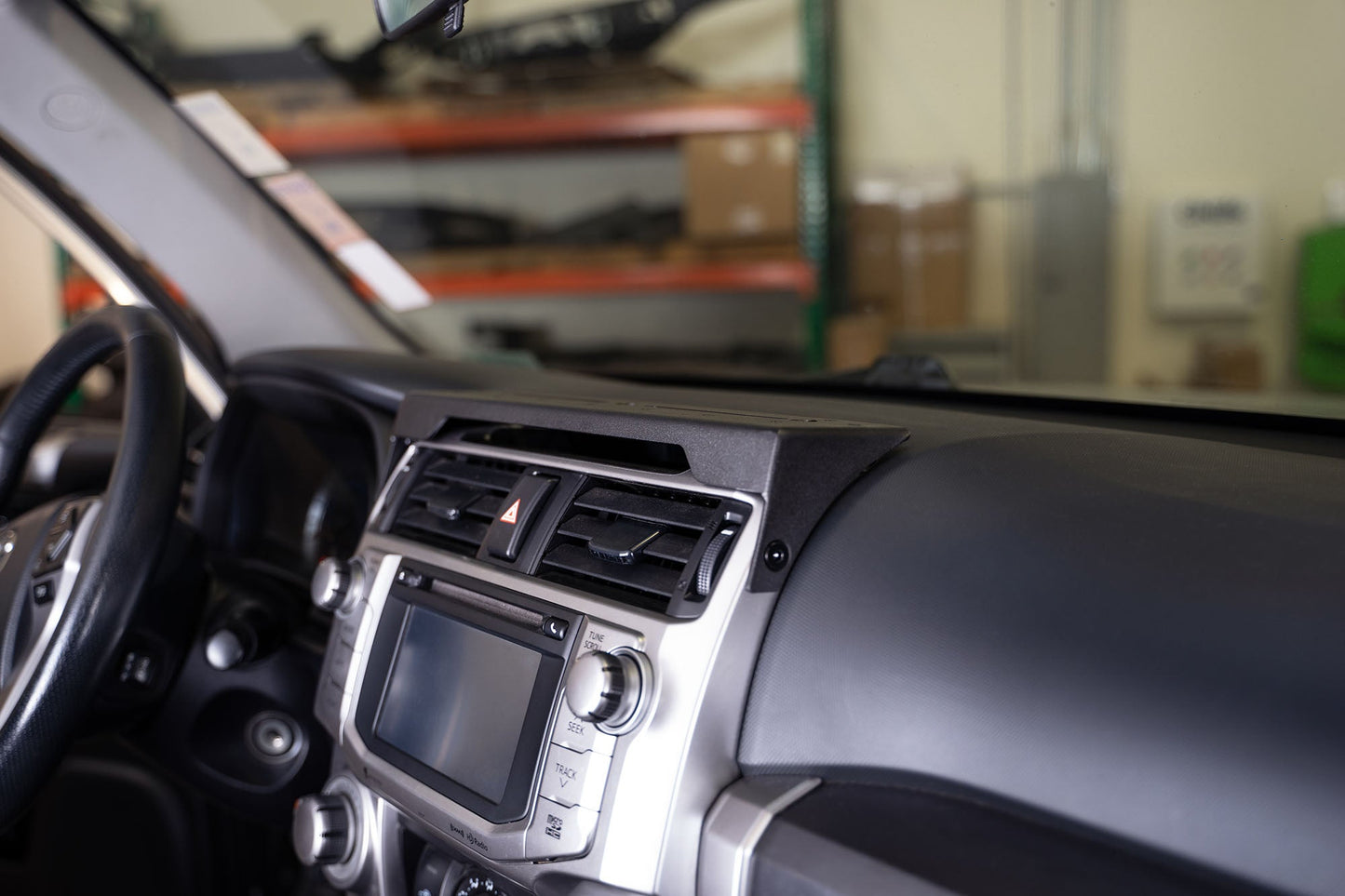 5th-gen-toyota-4runner-mobile-phone-mount-device.jpg