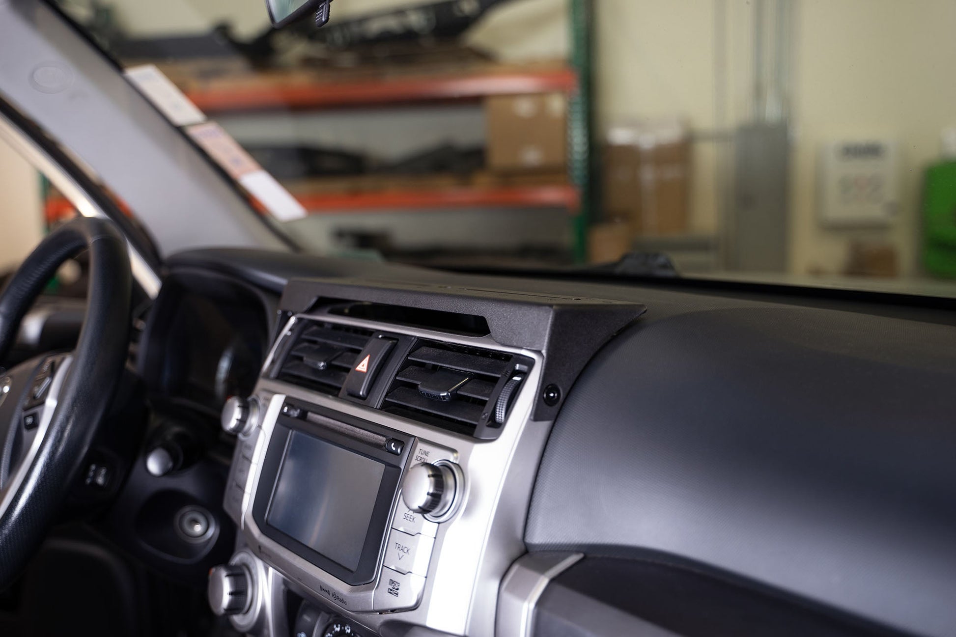 5th-gen-toyota-4runner-mobile-phone-mount-device.jpg