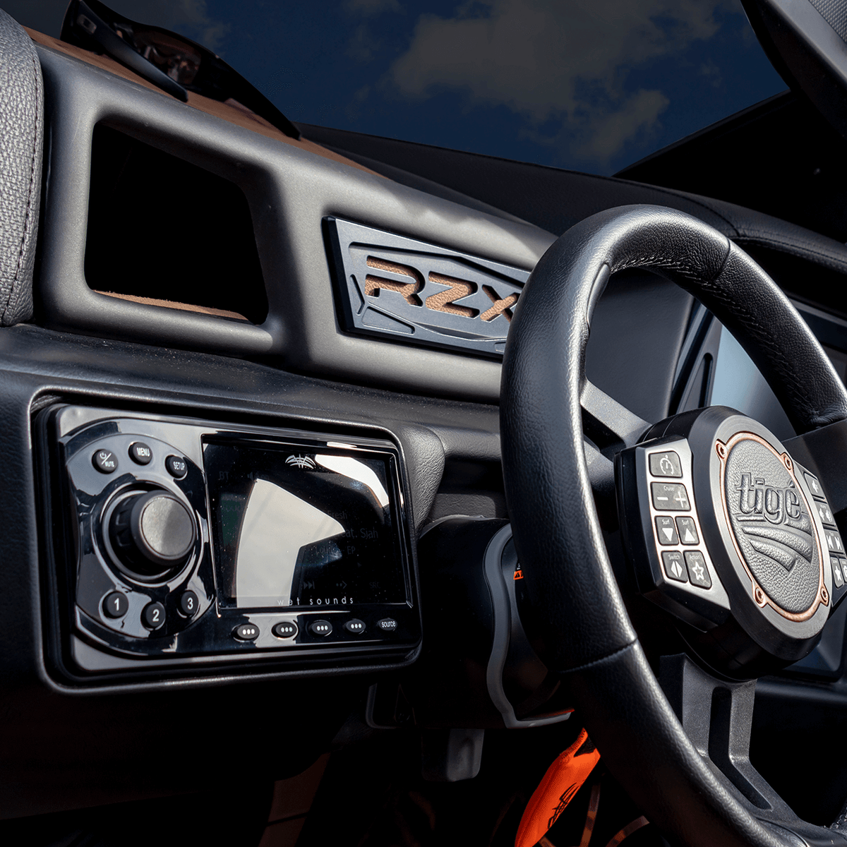 WS-MC-1 | 4-Zone Bluetooth Marine Media Center