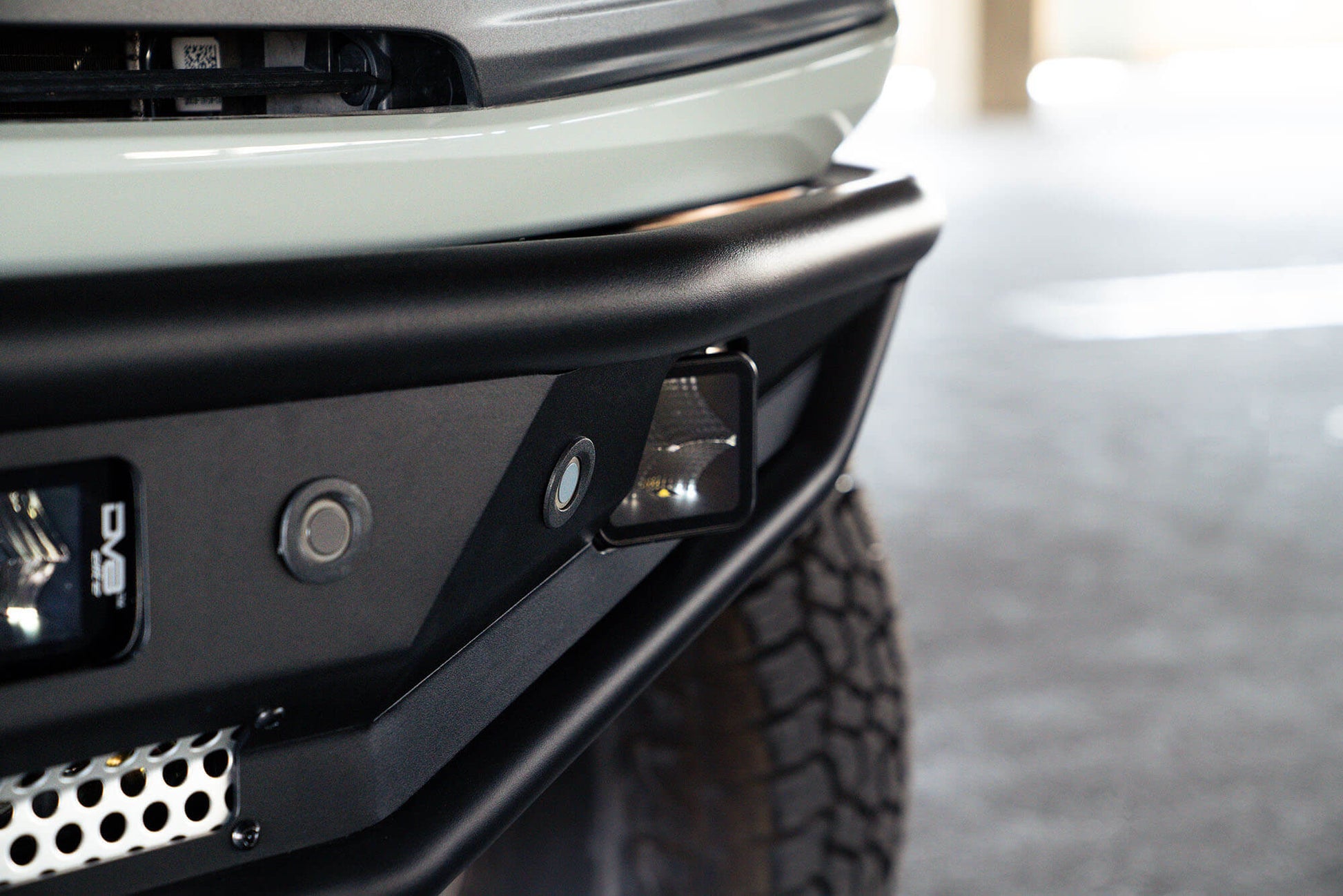 6th-gen-bronco-race-style-front-bumper.jpg