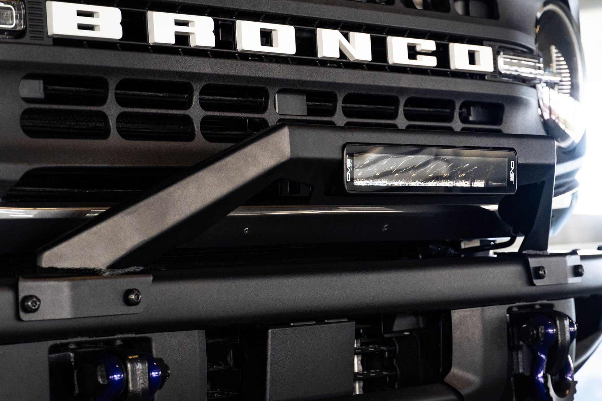 6th-gen-ford-bronco-factory-steel-bumper-bull-bar.jpg
