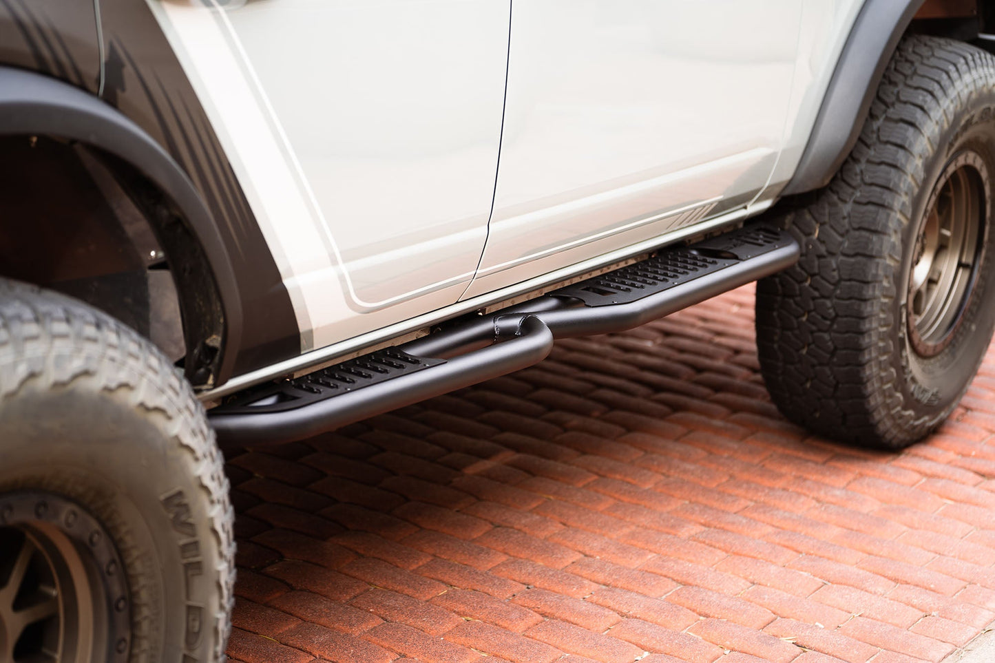 6th-gen-ford-bronco-side-steps-4.jpg