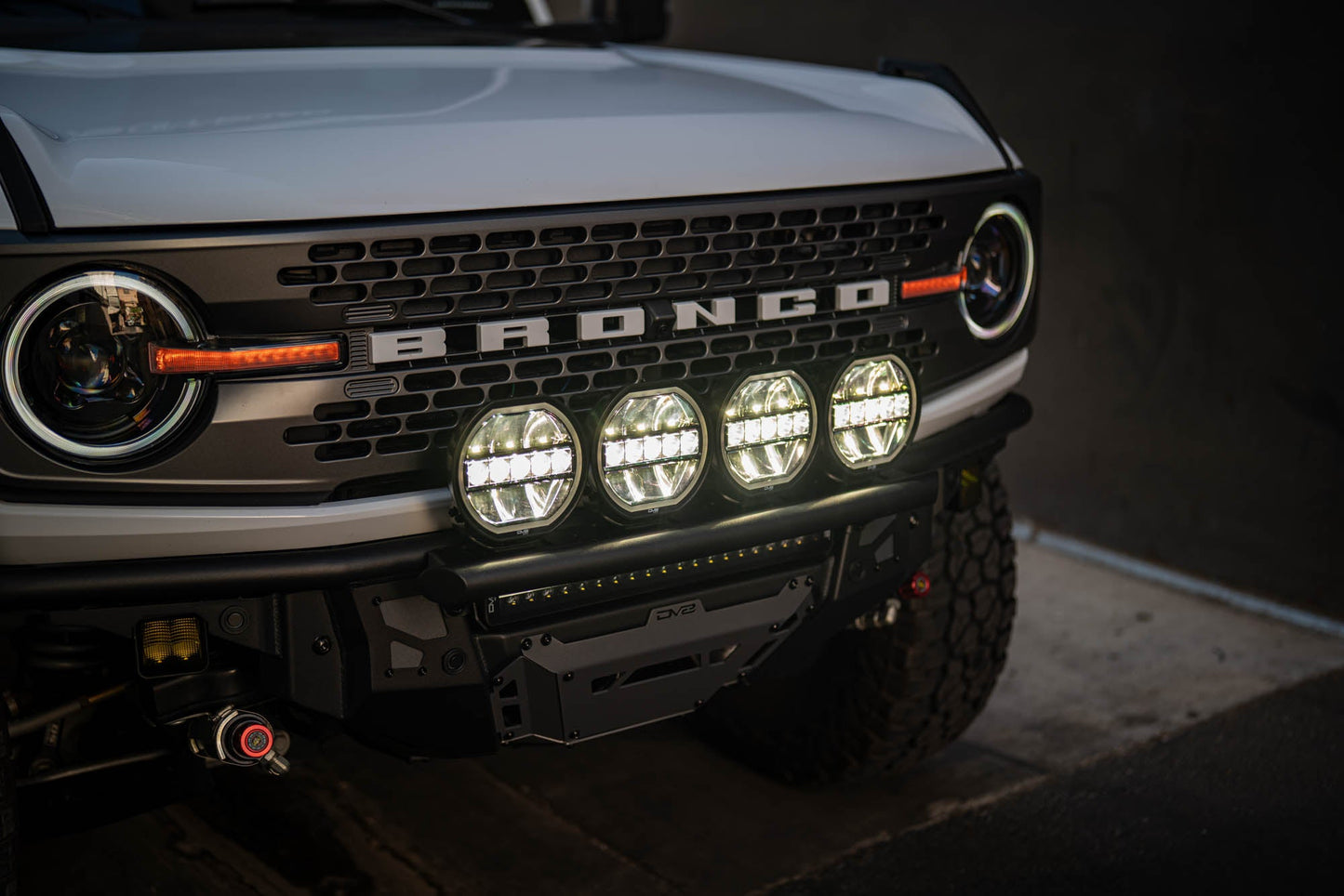 7-Inch-Halo-Elite-Round-Light-w-Accent-Halo-3.jpg