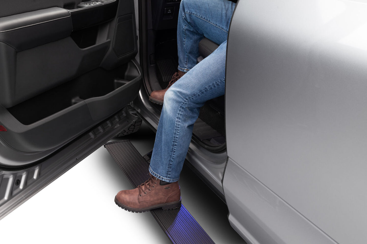 amp-powerstep-2021-ford-f150-silver-studio-05.jpg