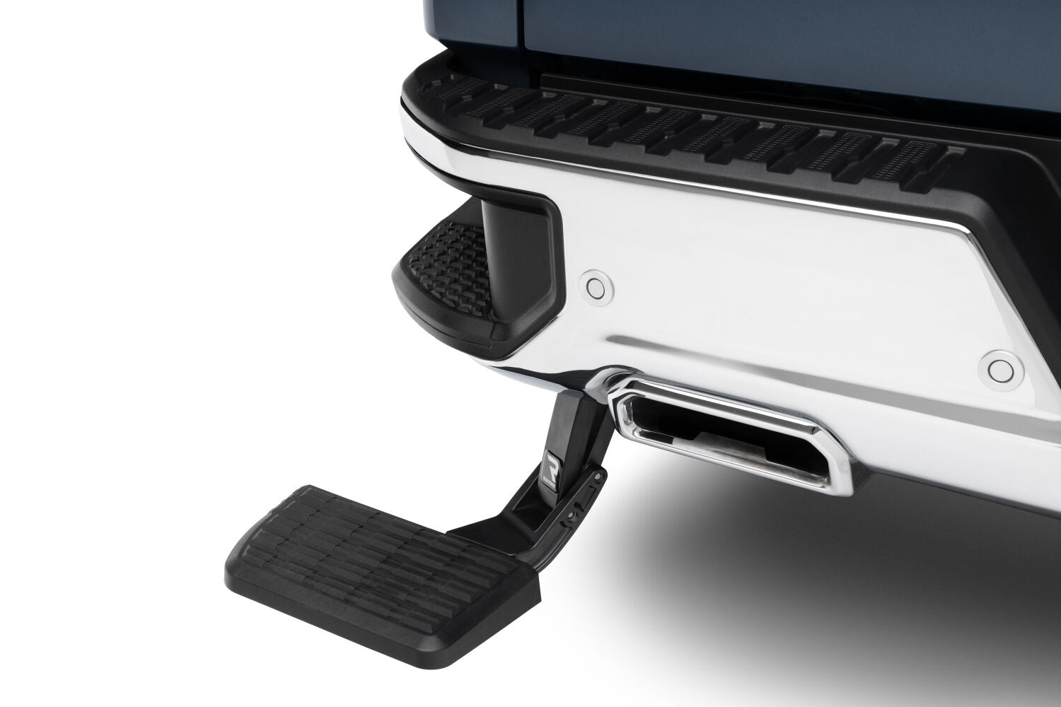 AMPamp-research-bedstep2-2024-gmc-sierra-1500-75415-01A-ov-046-1.jpg