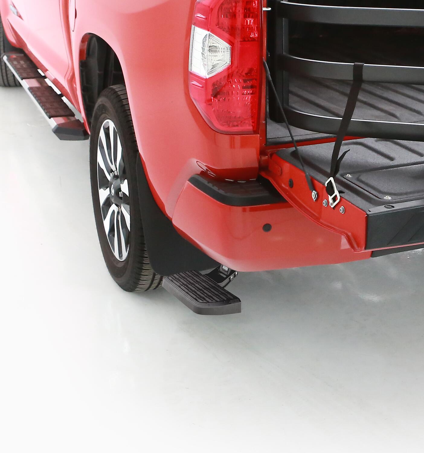 AMPbedstep2_open_75316-01a_onvehicle.jpg