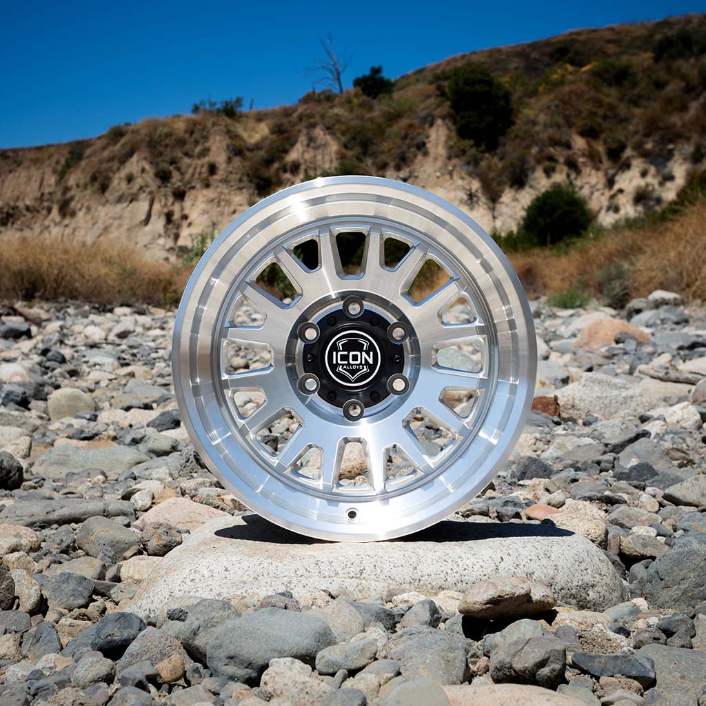 ANZA-SILVER-MACHINED-INTHEWILD-1_web_large.jpg