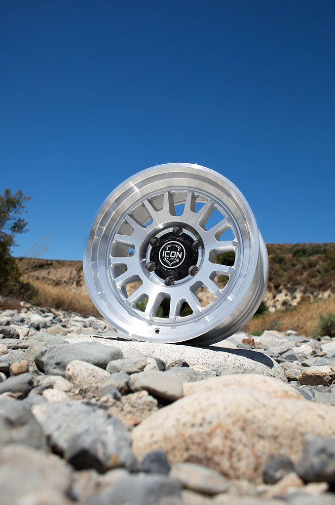 ANZA-SILVER-MACHINED-INTHEWILD-2_web_large.jpg